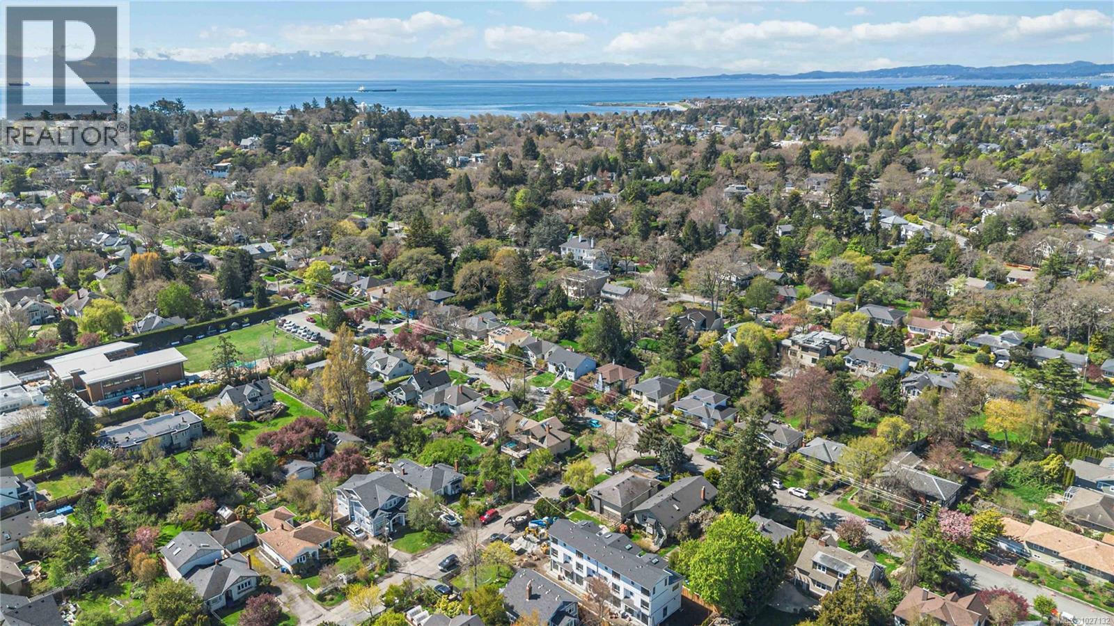  895 Falkland Road, Oak Bay