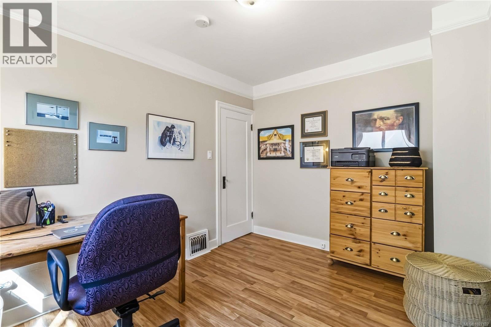  895 Falkland Road, Oak Bay