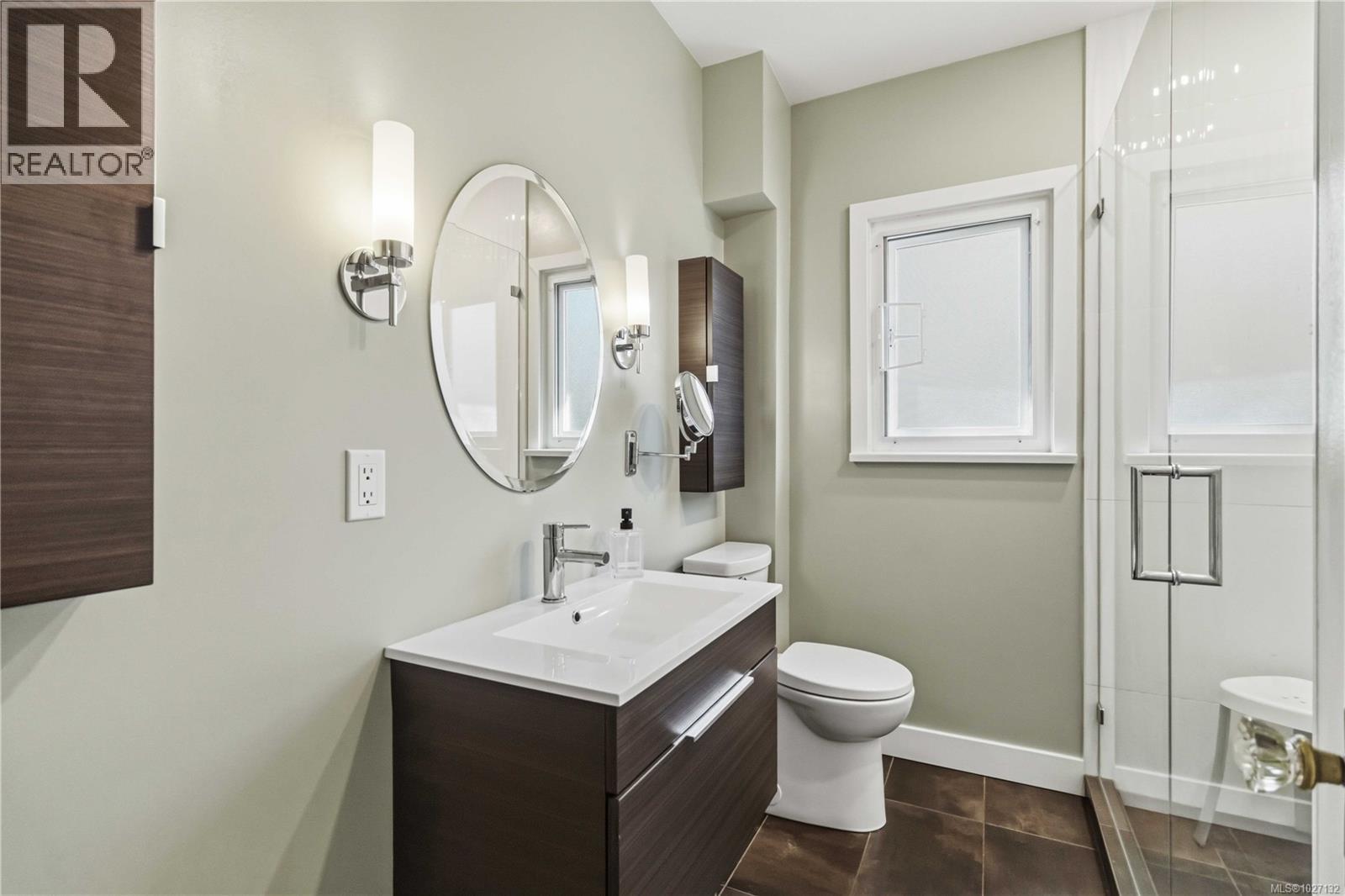  895 Falkland Road, Oak Bay