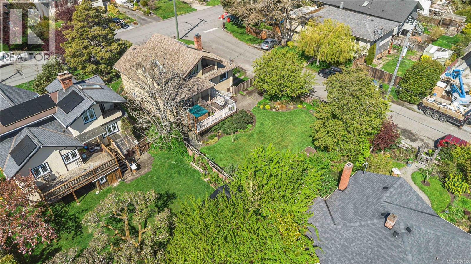  895 Falkland Road, Oak Bay