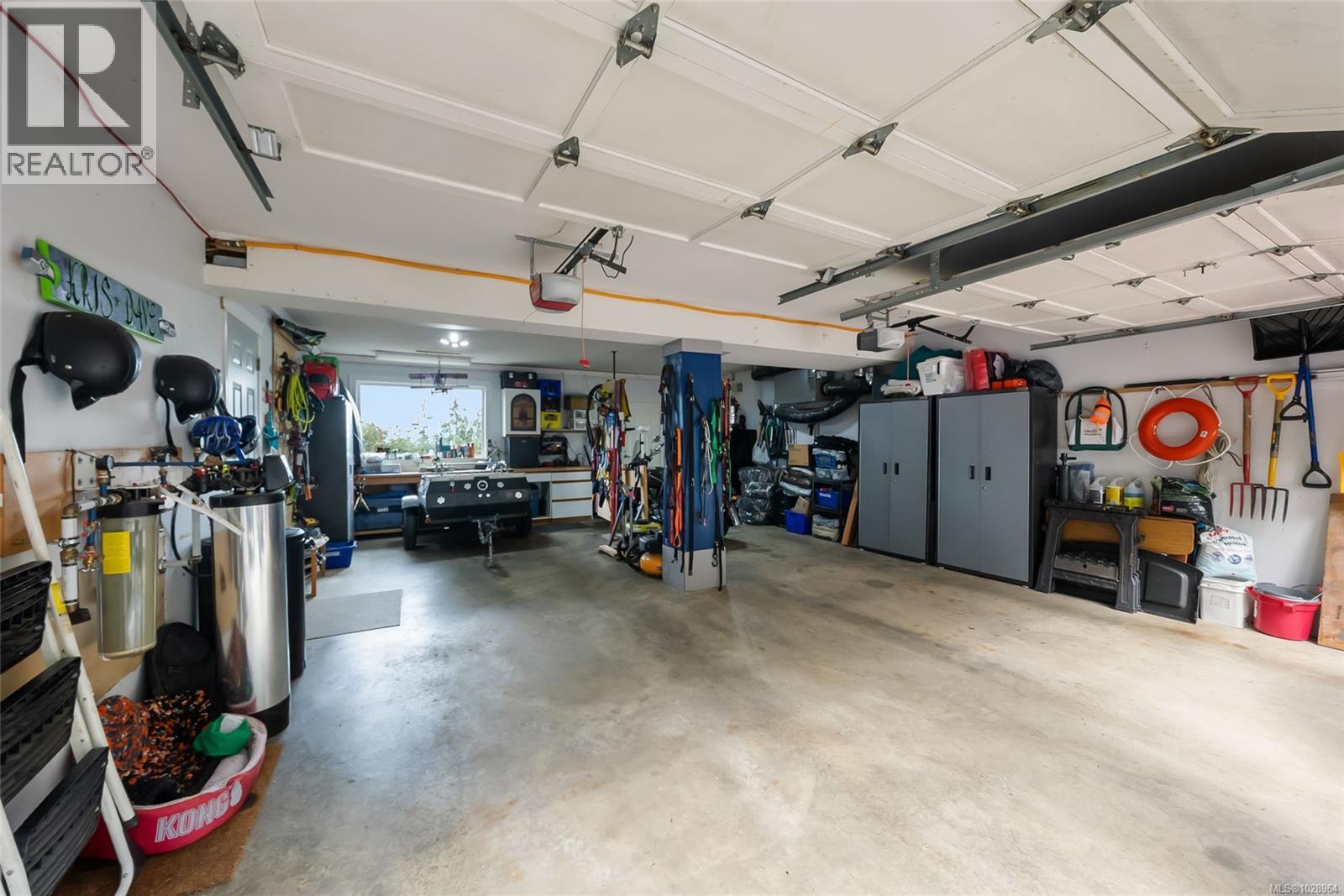 Excellent Garage/Workshop
