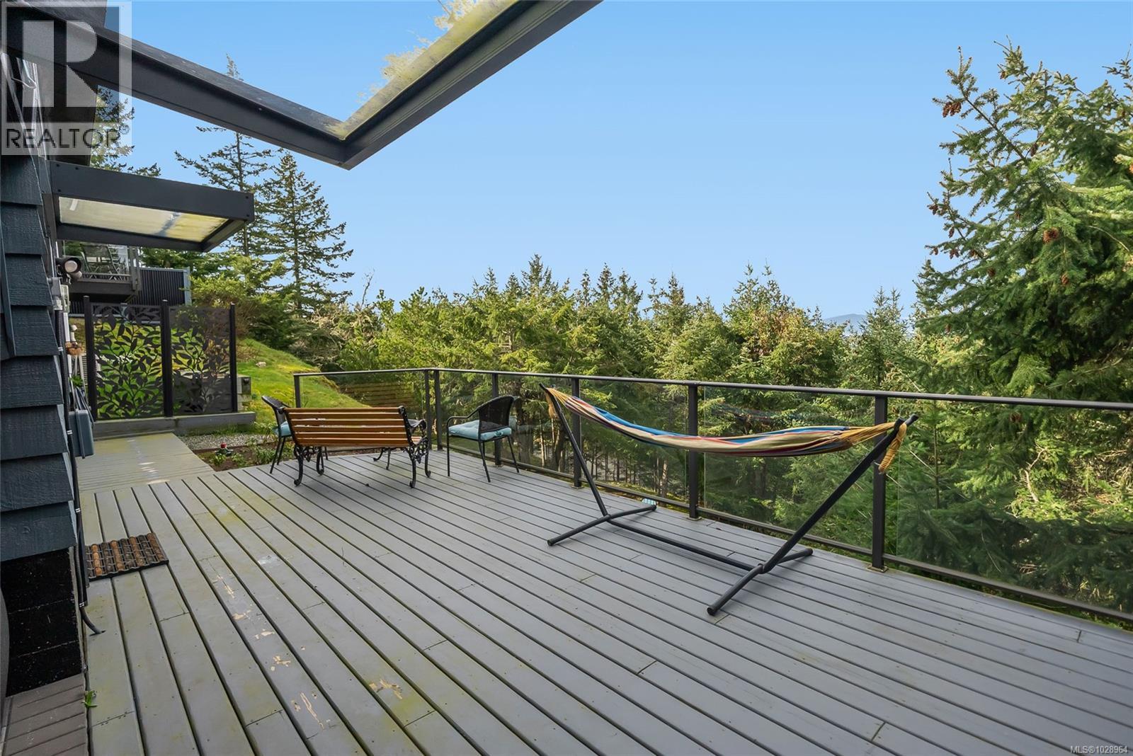 Huge Outdoor Living Areas