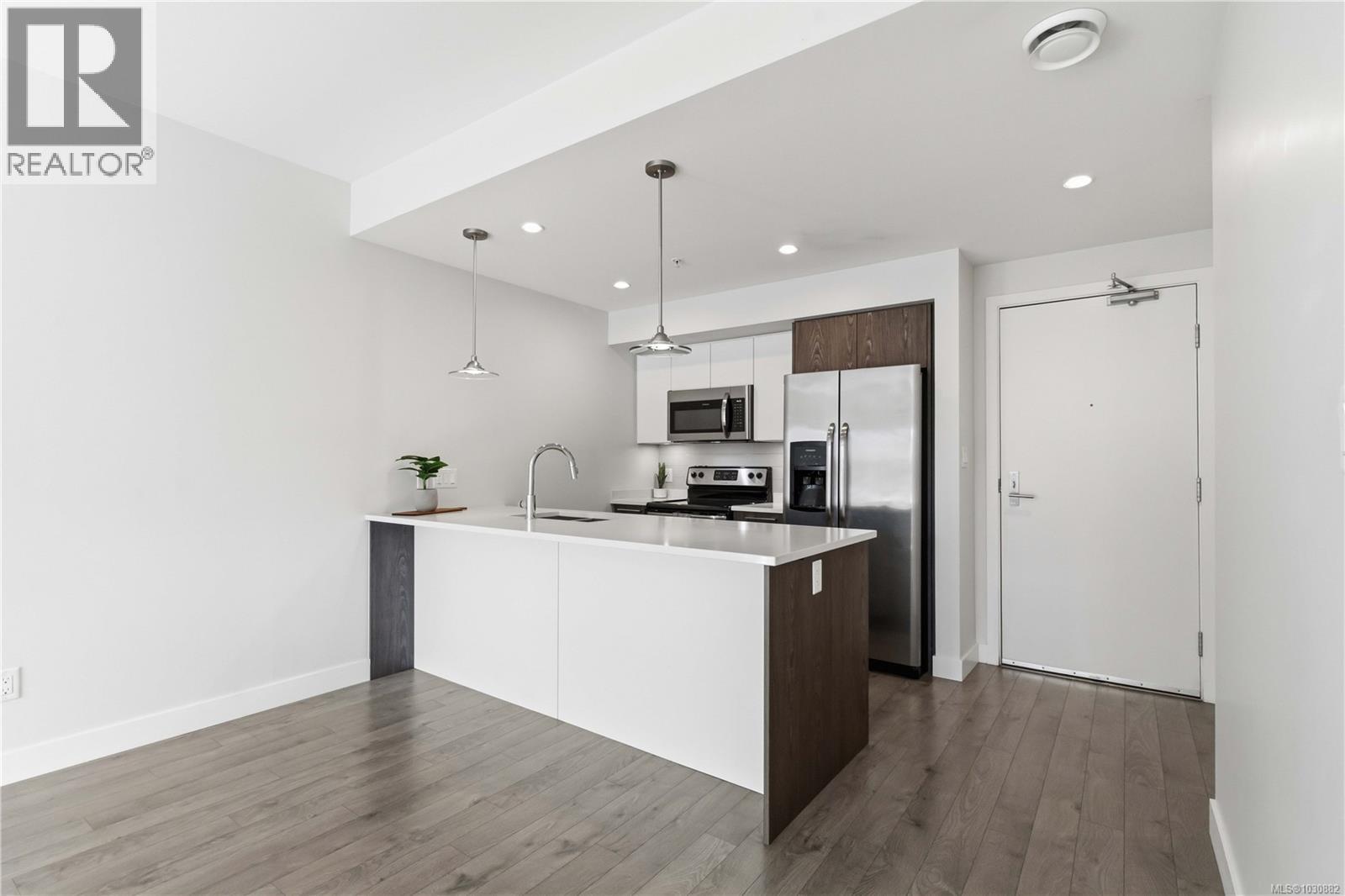 107 1000 Inverness Road, Saanich