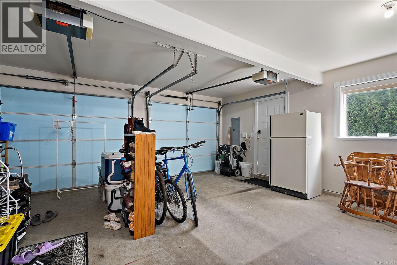  3914 Ascot Drive, Saanich