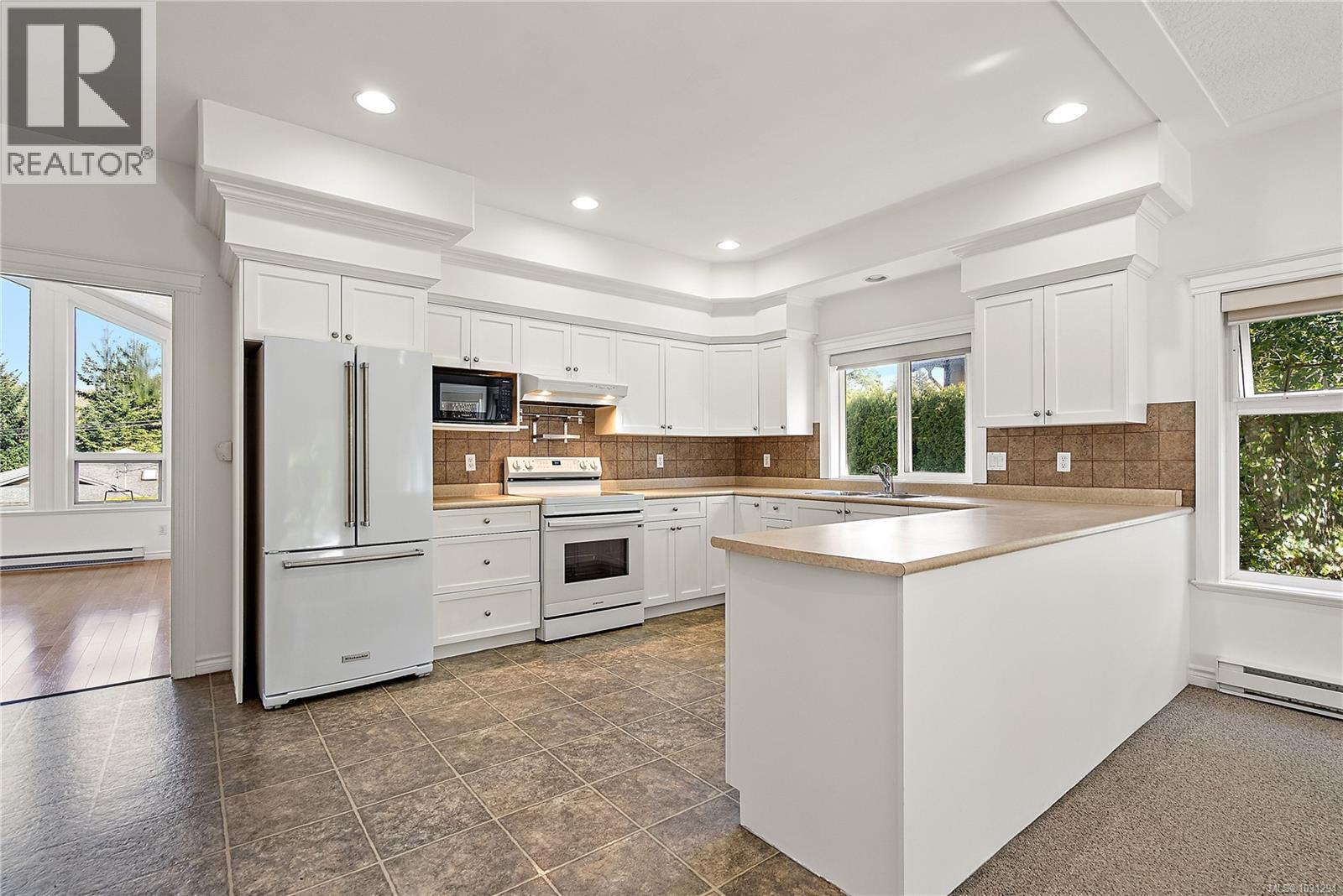  3914 Ascot Drive, Saanich