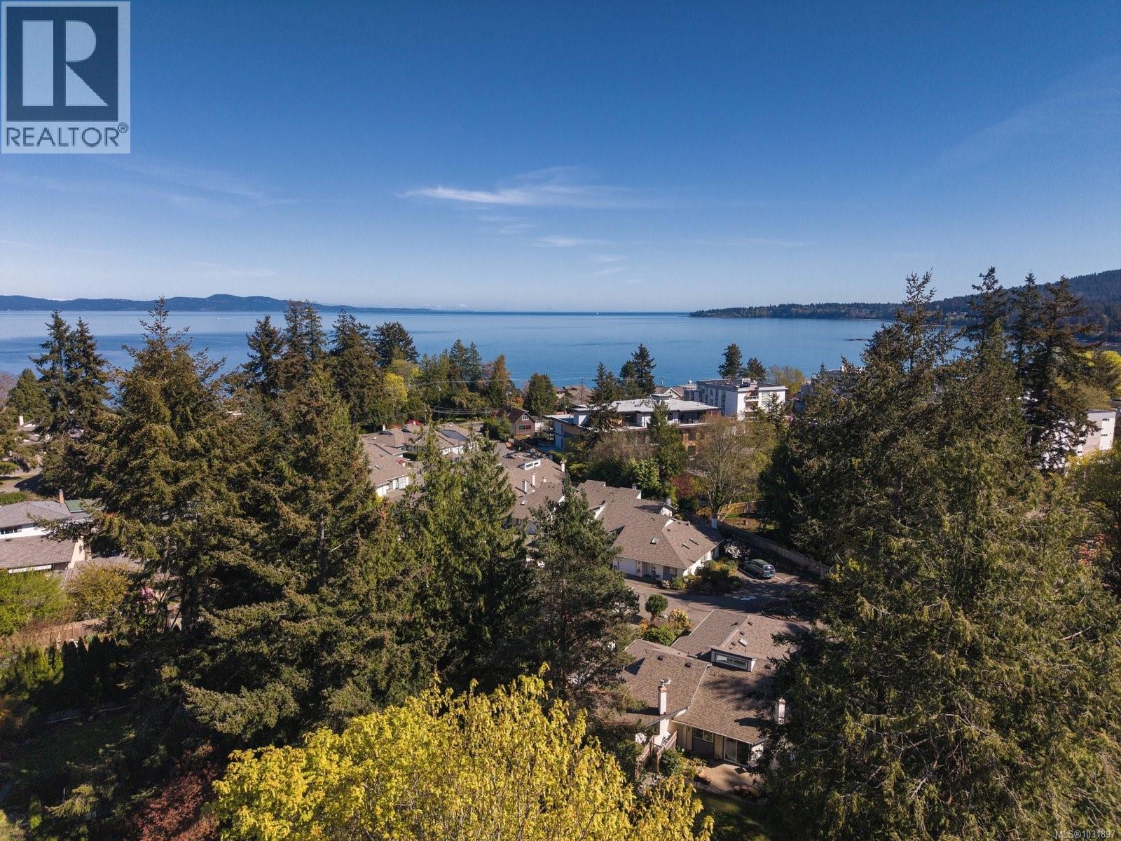 21 5156 Cordova Bay Road, Saanich