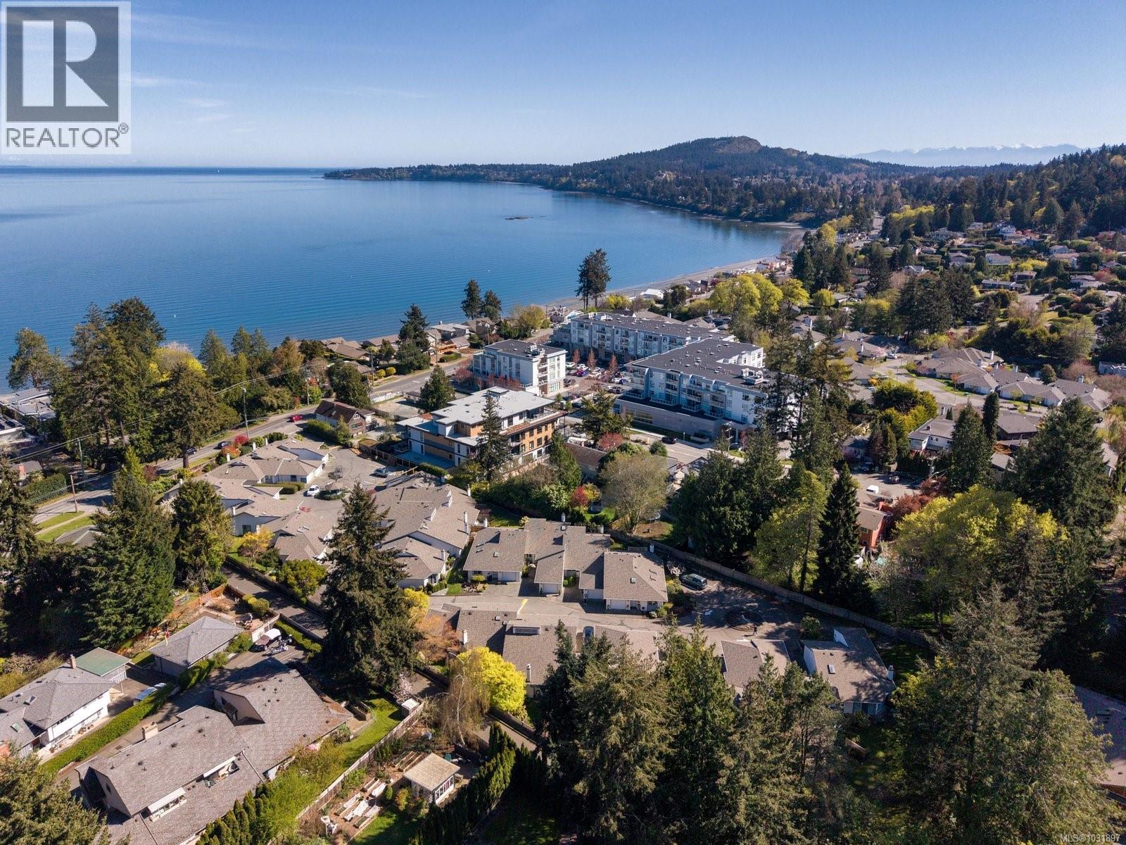 21 5156 Cordova Bay Road, Saanich