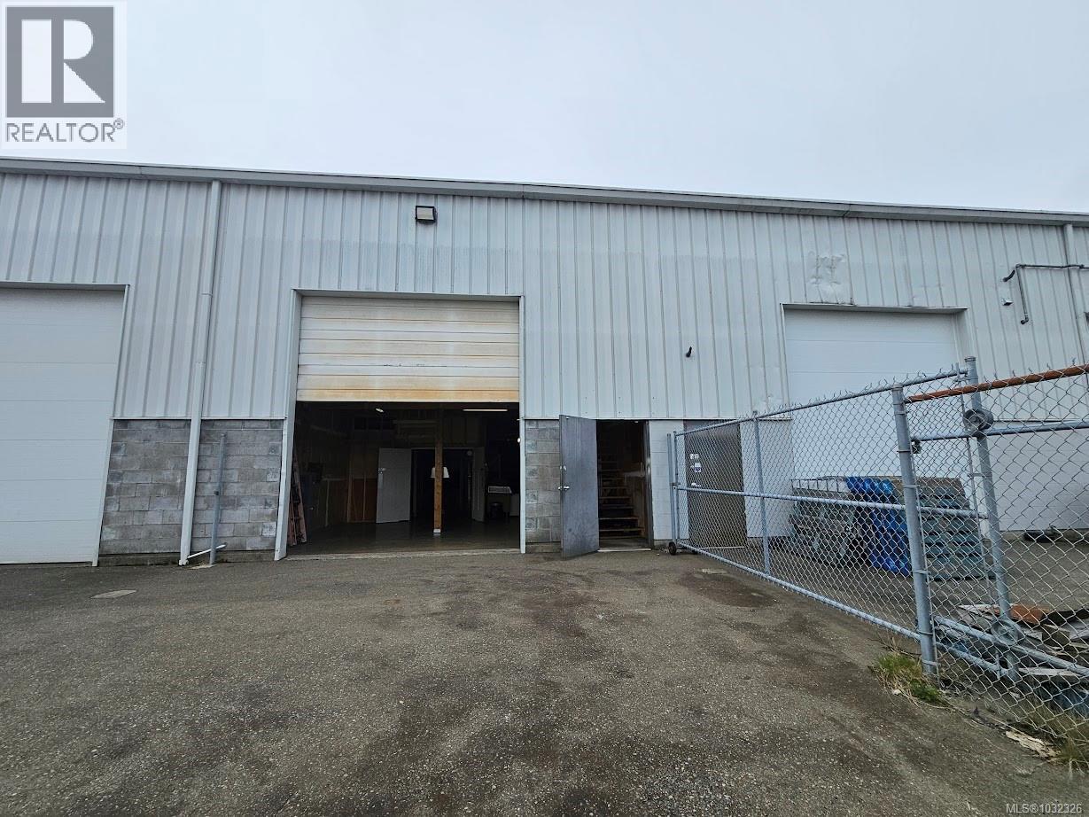 104 425 Stanford Ave E, Parksville