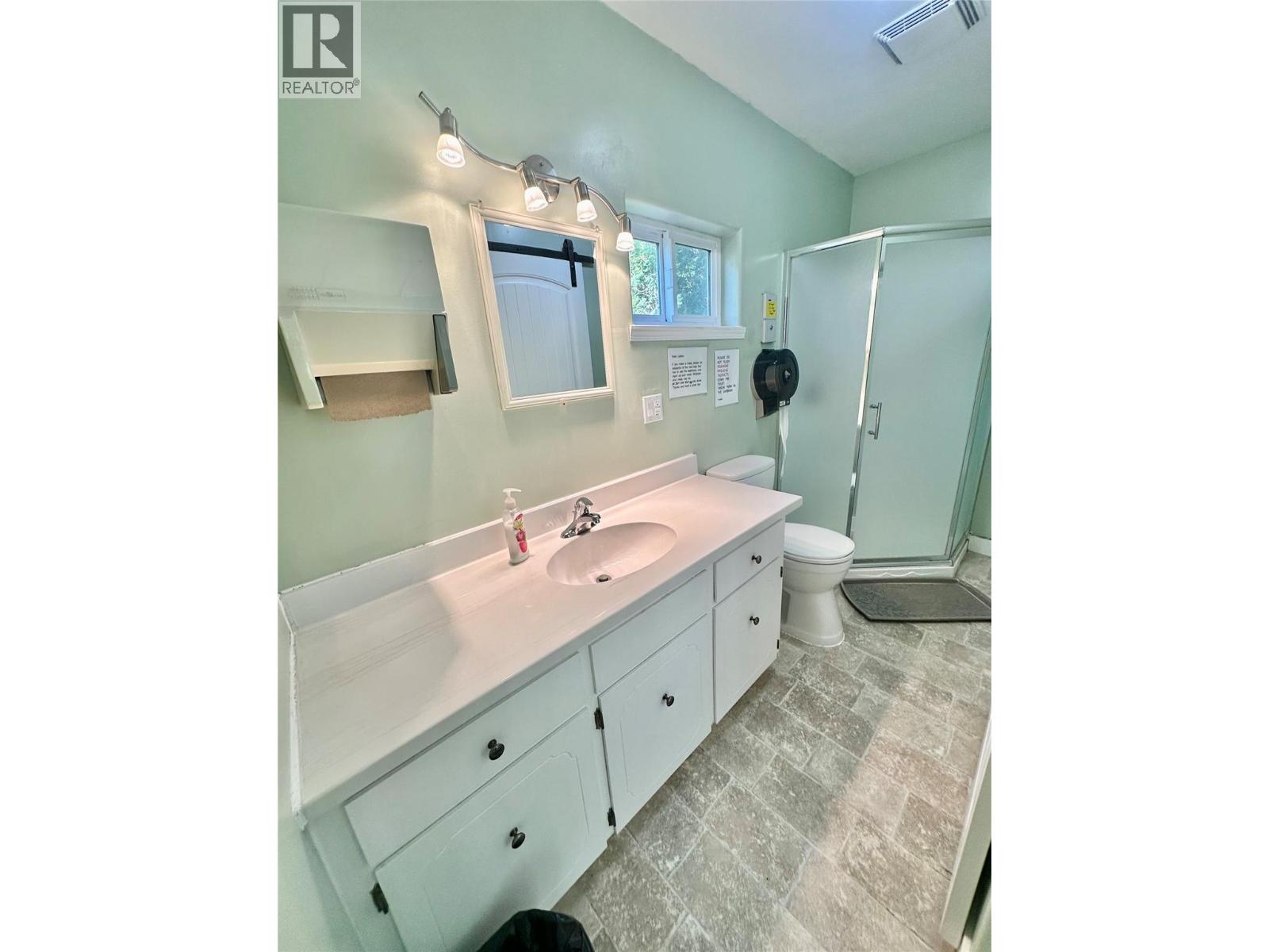 3169 10TH Avenue, Keremeos