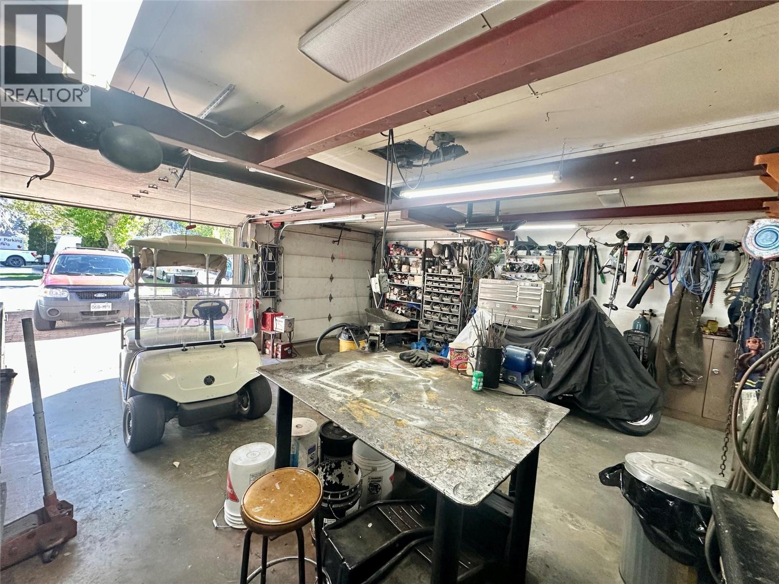 3169 10TH Avenue, Keremeos