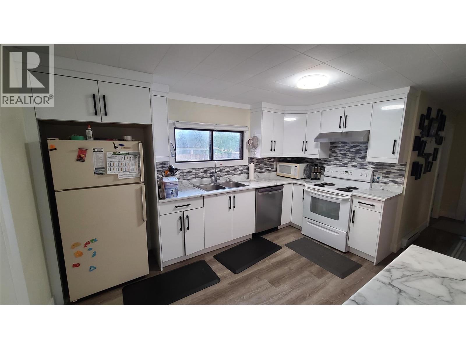 6488 Wolfcub Place Place, Oliver