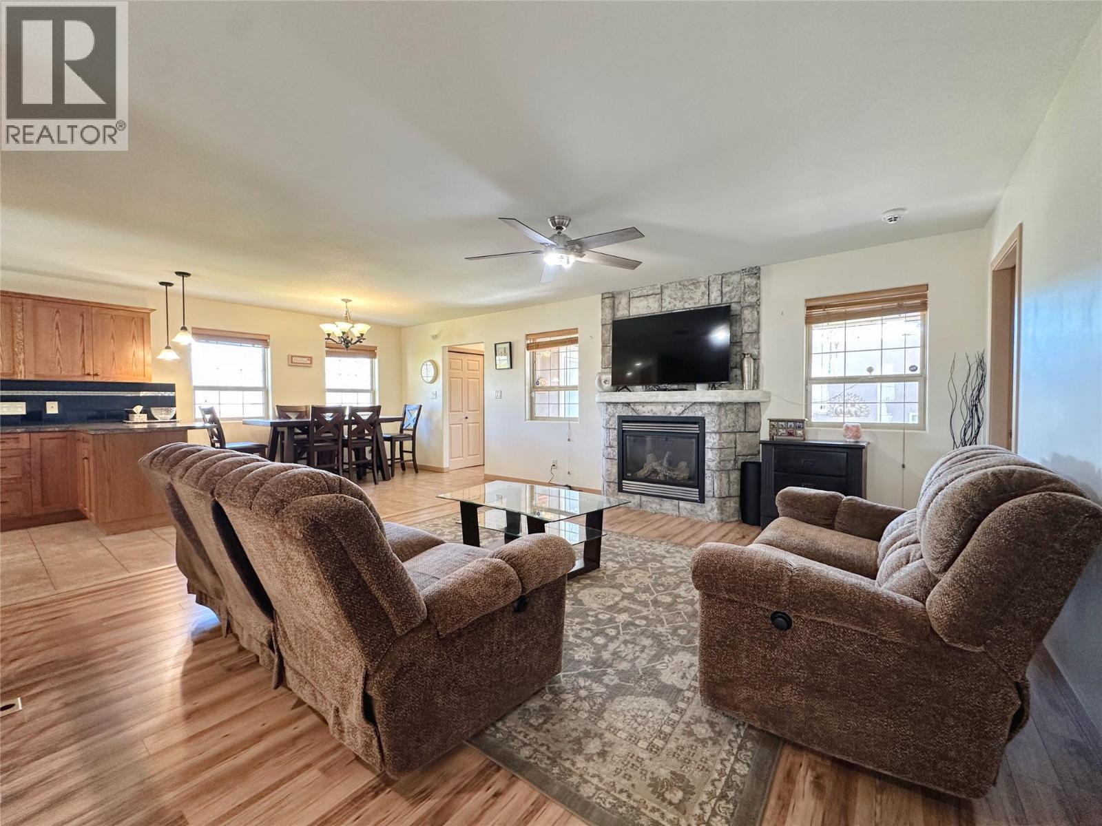 4005 FAIRWINDS Drive, Osoyoos