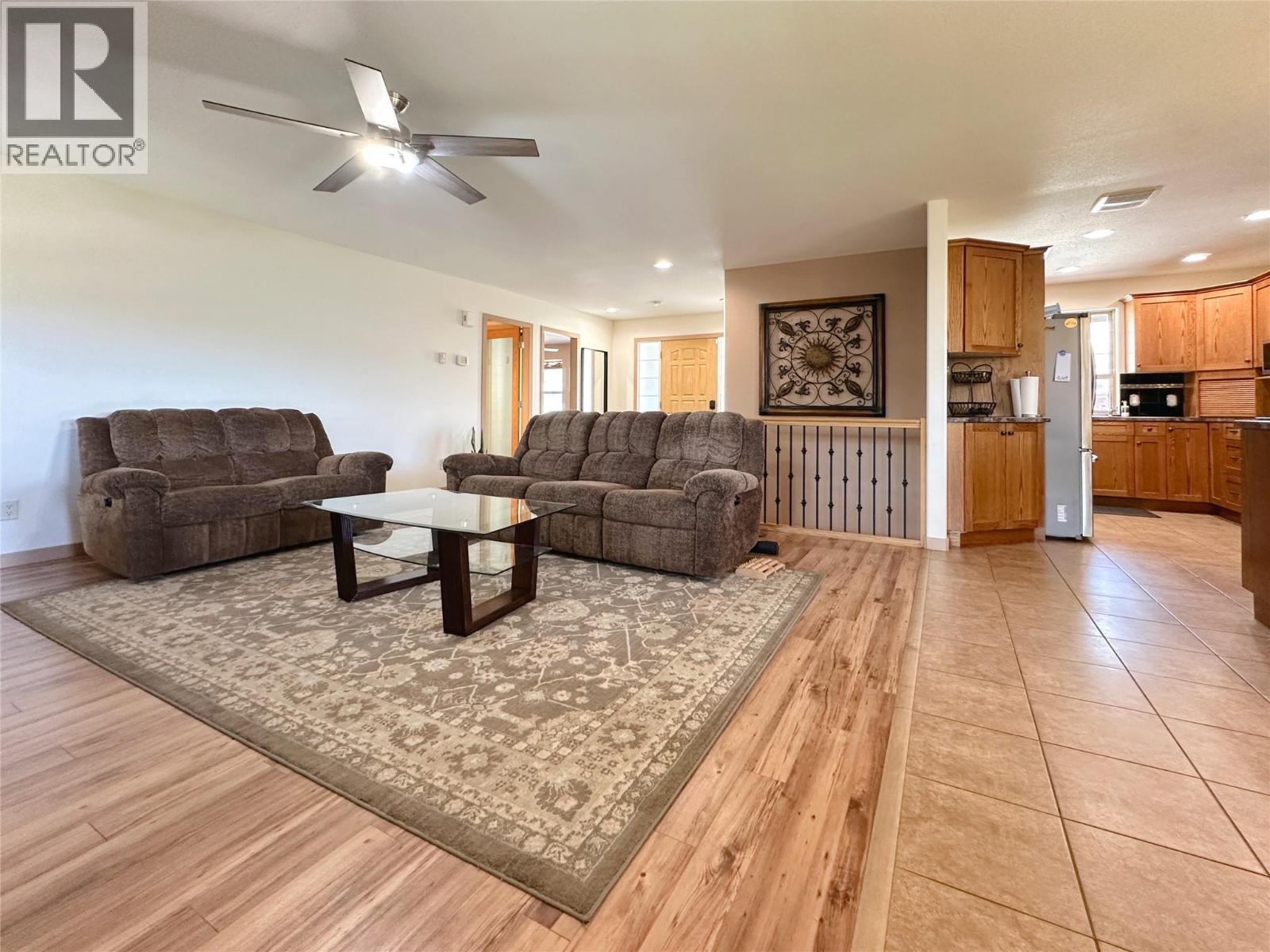 4005 FAIRWINDS Drive, Osoyoos