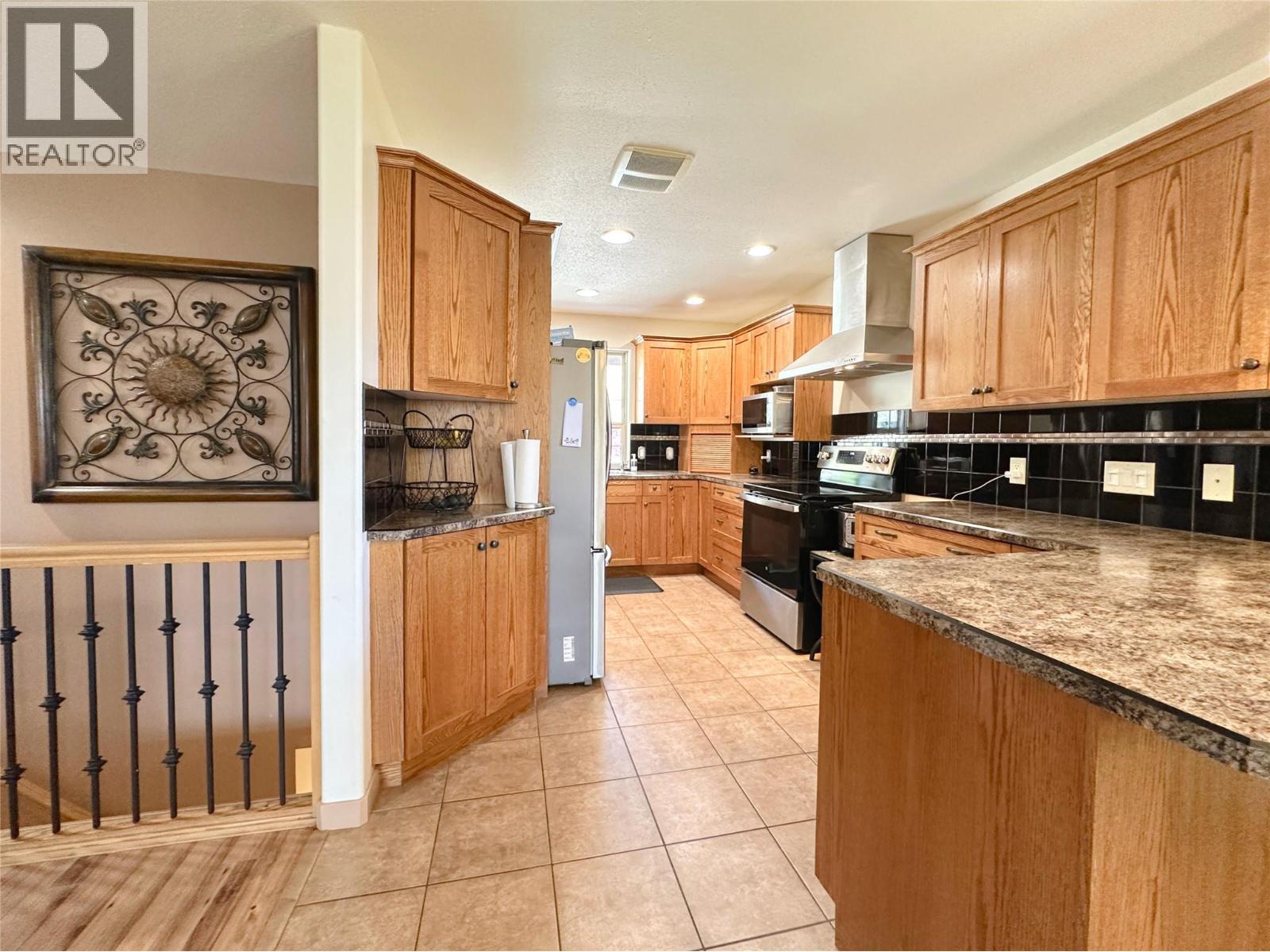 4005 FAIRWINDS Drive, Osoyoos