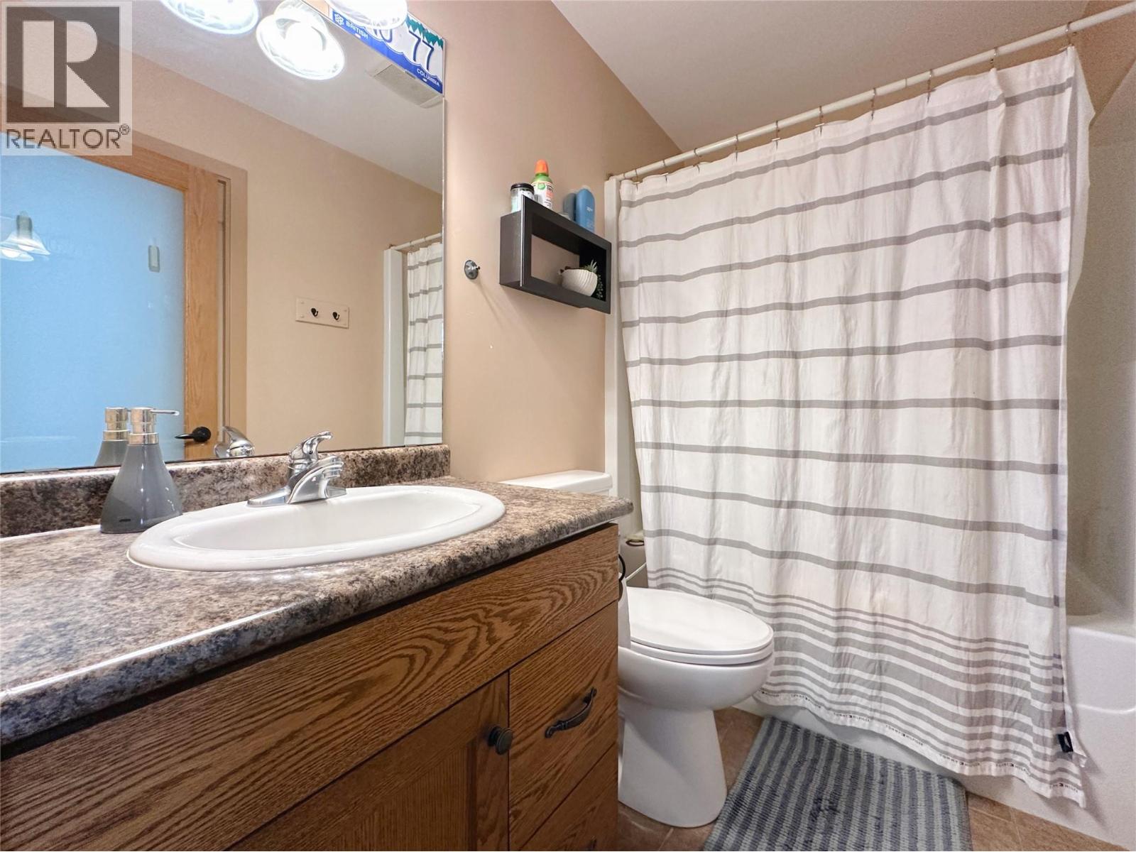 4005 FAIRWINDS Drive, Osoyoos