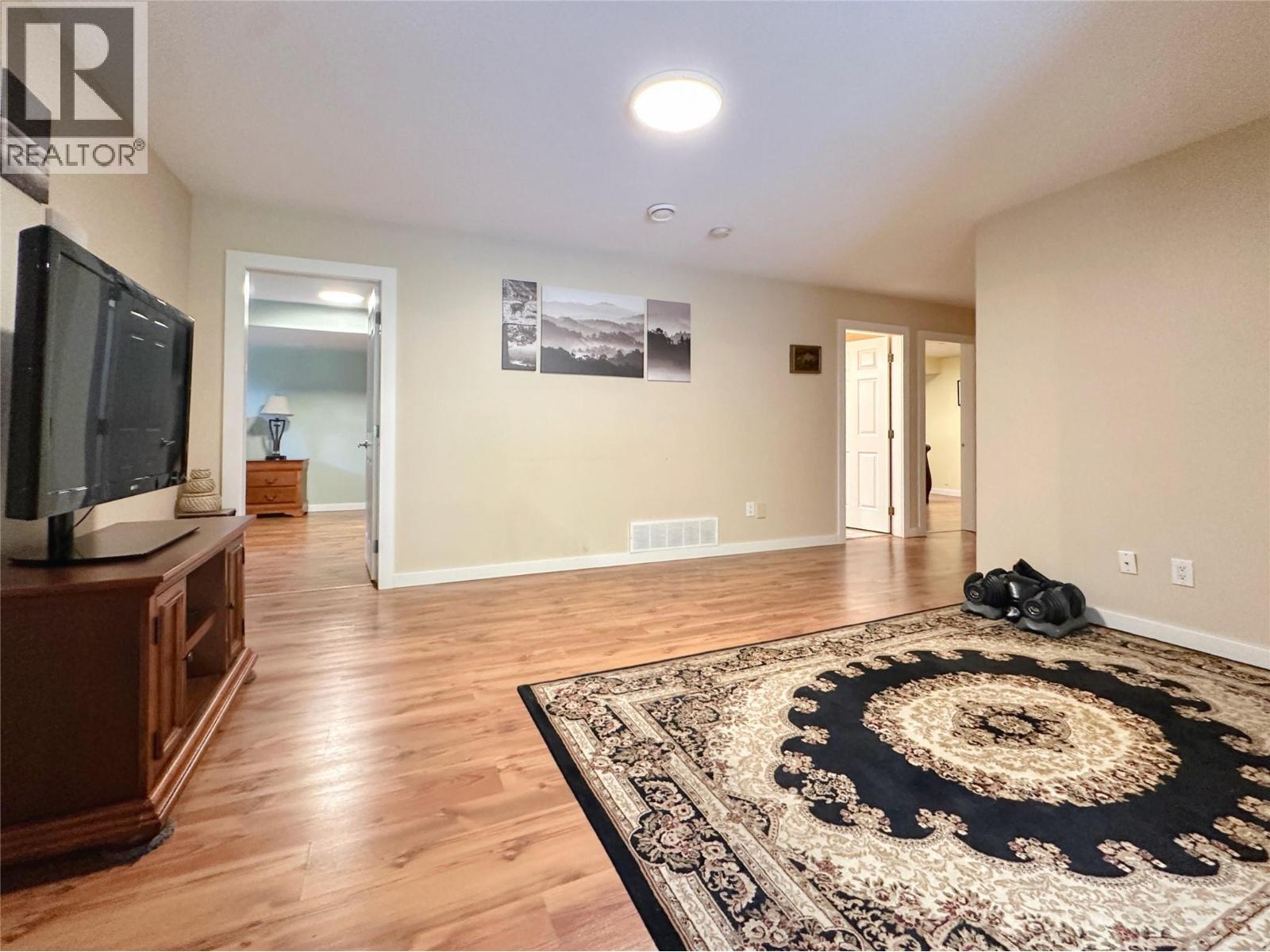 4005 FAIRWINDS Drive, Osoyoos