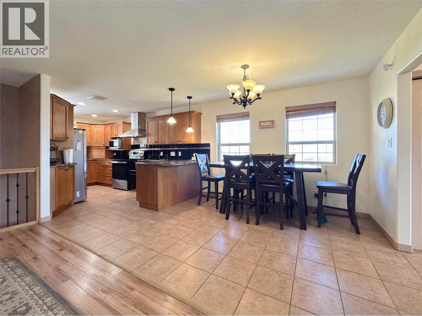 4005 FAIRWINDS Drive, Osoyoos