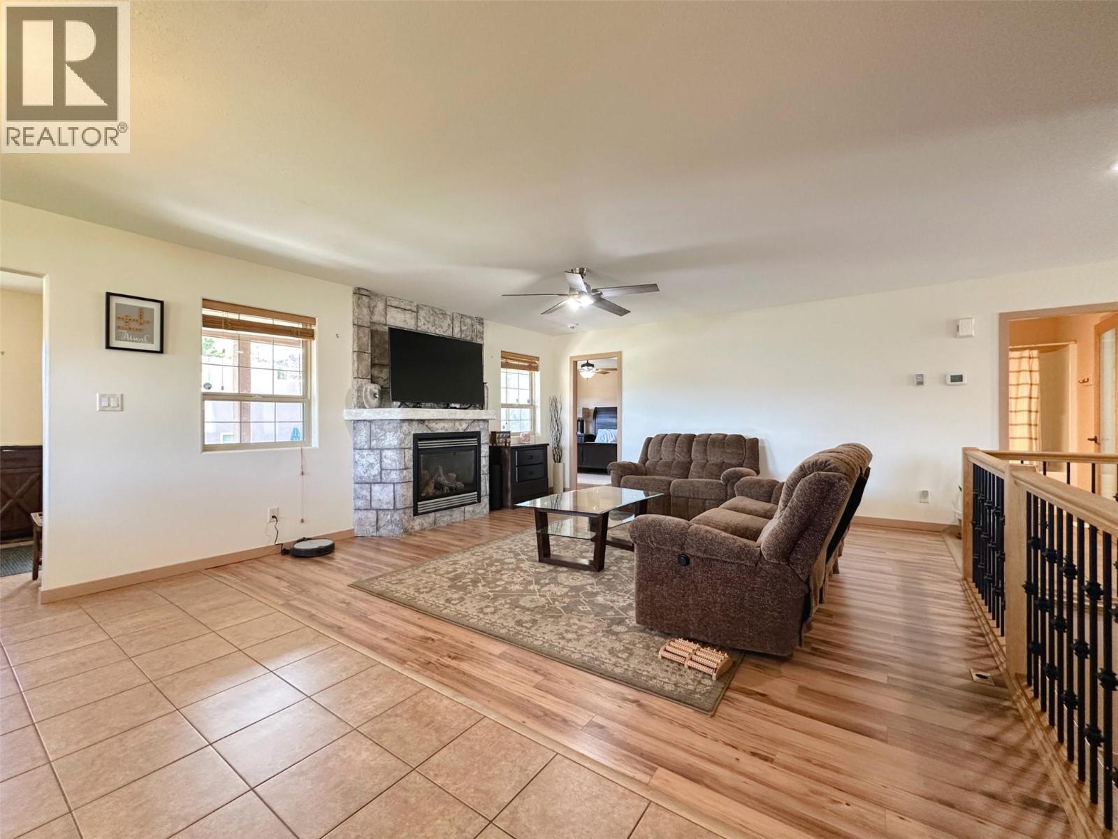 4005 FAIRWINDS Drive, Osoyoos