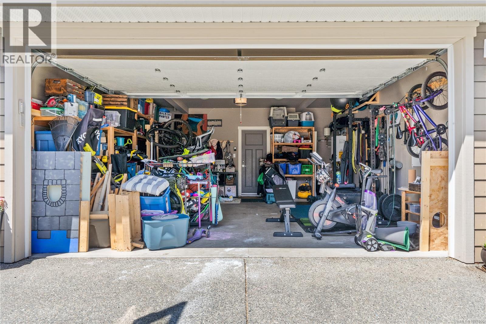  1020 Braeburn Avenue, Langford