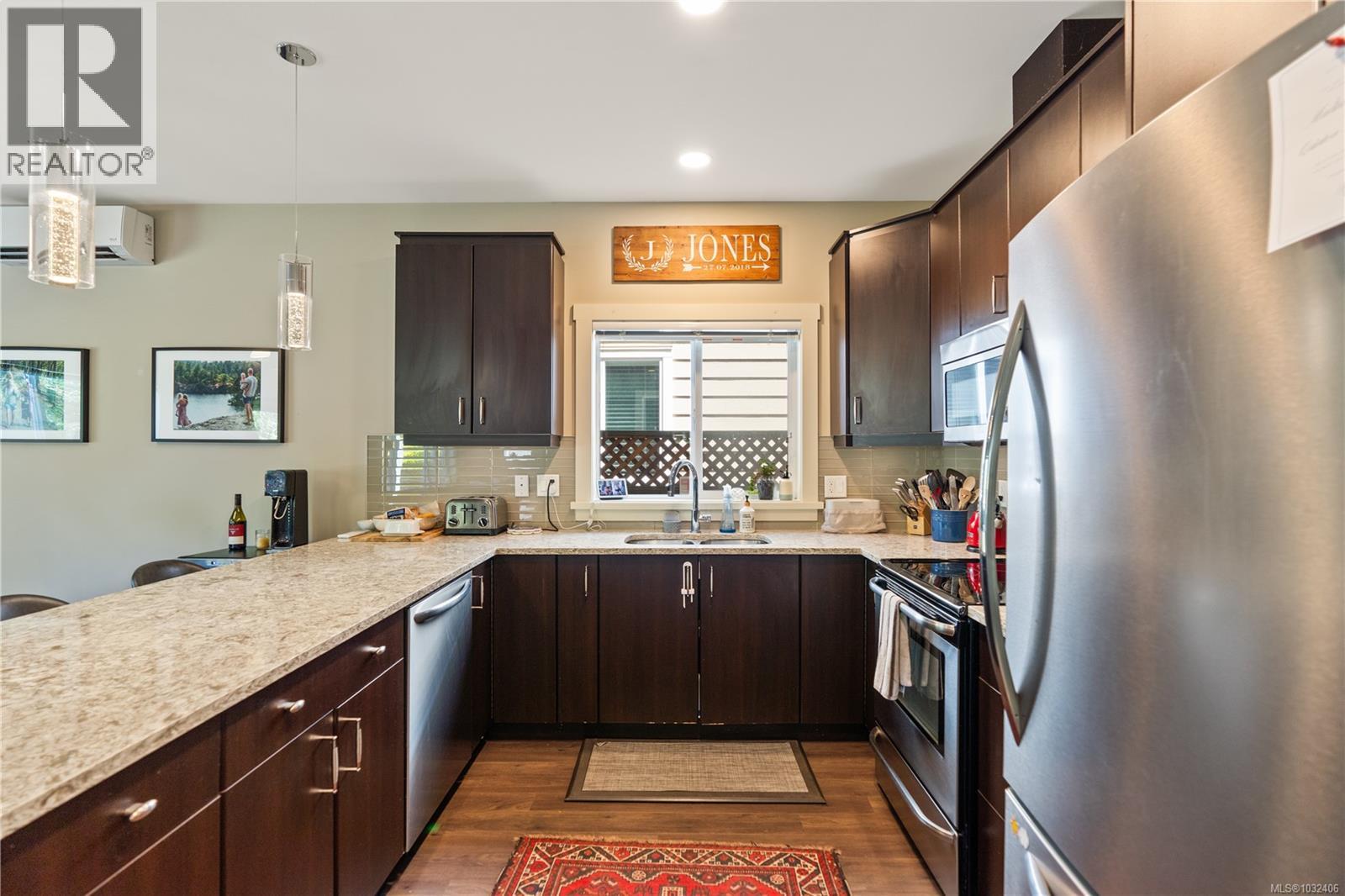  1020 Braeburn Avenue, Langford