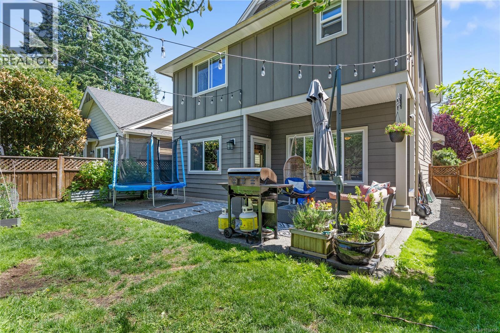  1020 Braeburn Avenue, Langford