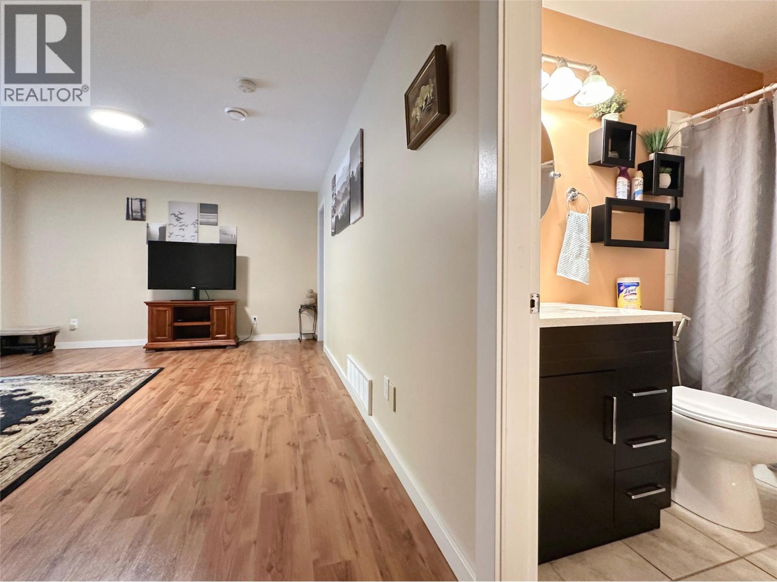 4005 FAIRWINDS Drive, Osoyoos