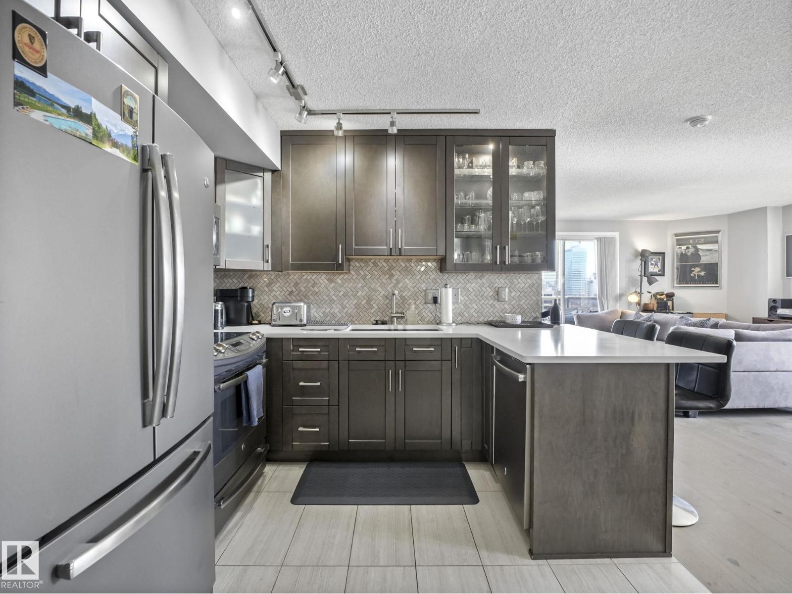 #1404 10909 103 AV NW, Edmonton