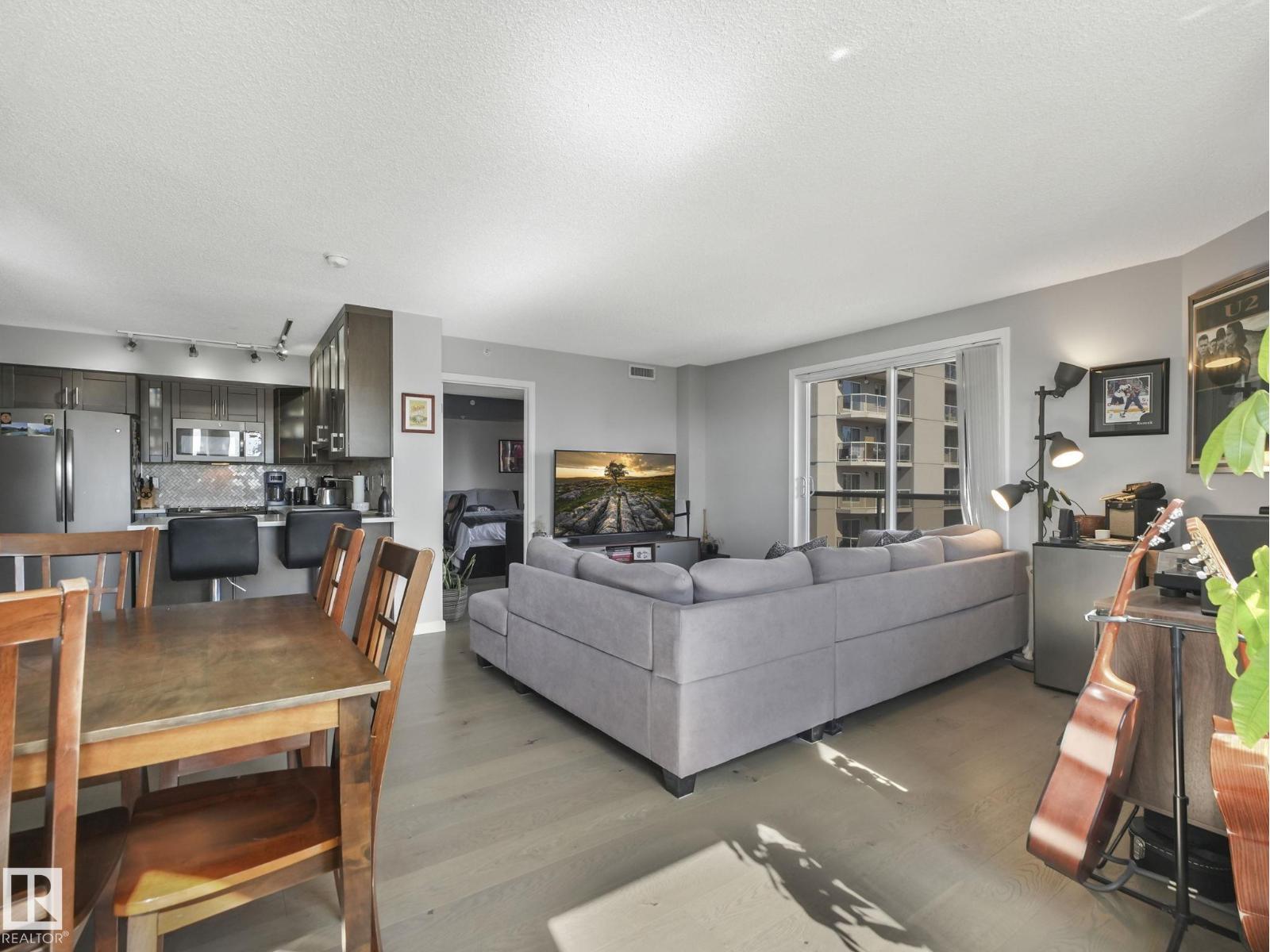 #1404 10909 103 AV NW, Edmonton