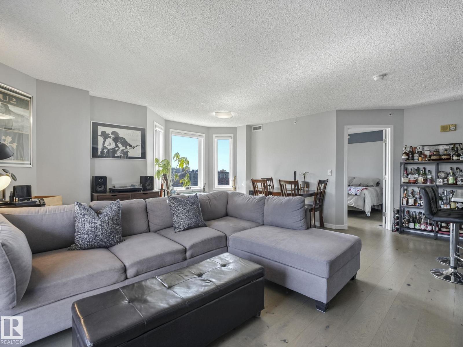 #1404 10909 103 AV NW, Edmonton