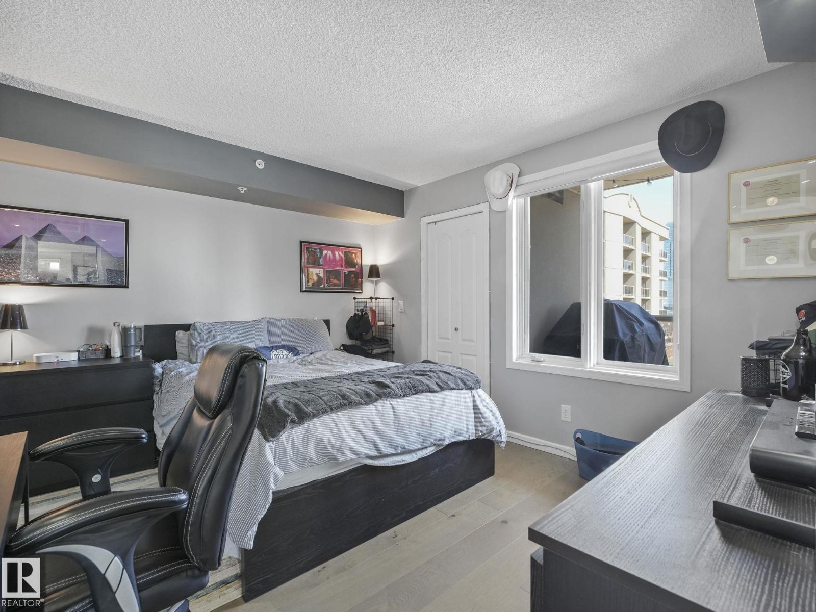 #1404 10909 103 AV NW, Edmonton