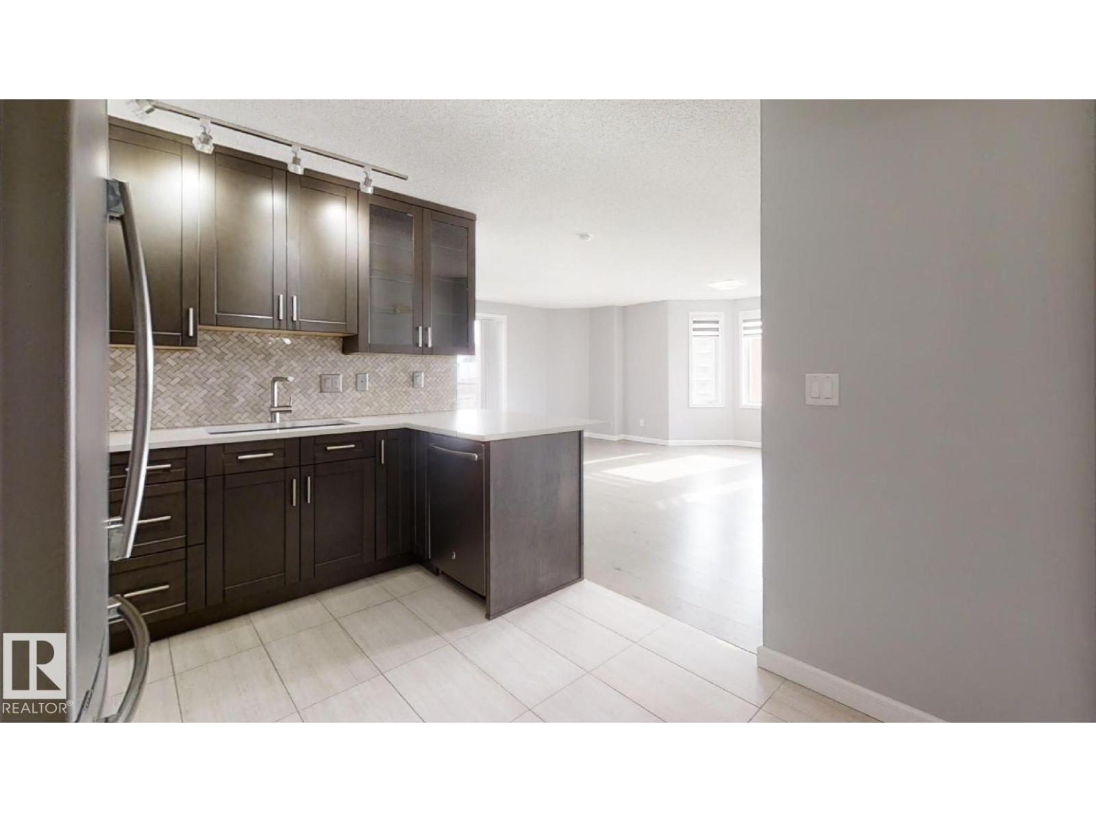 #1404 10909 103 AV NW, Edmonton