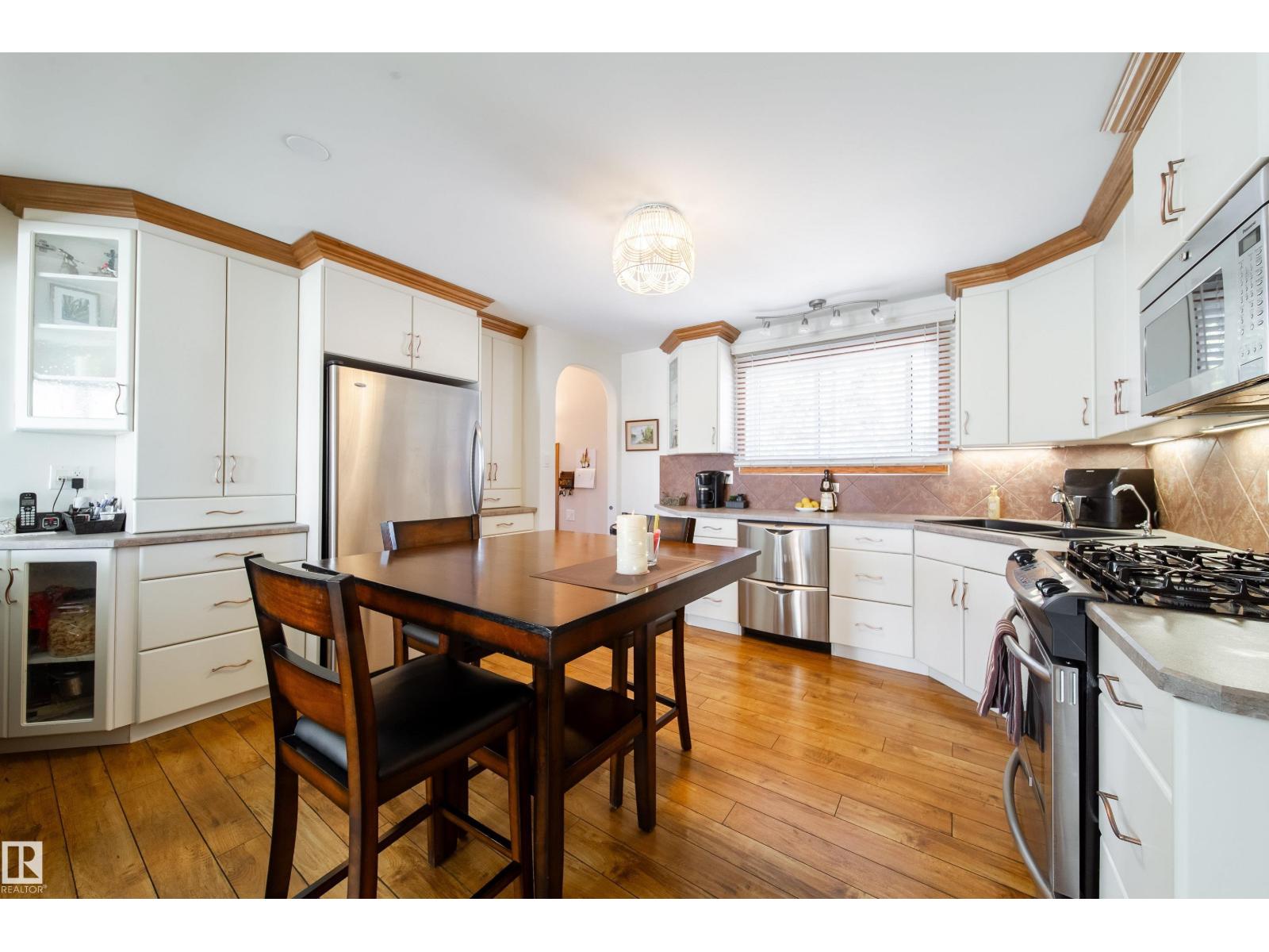 8932 154 ST NW, Edmonton