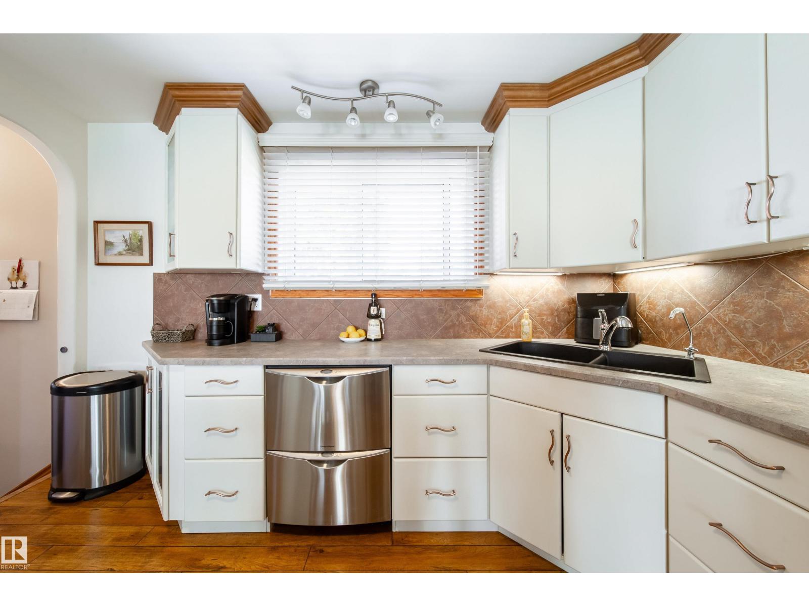 8932 154 ST NW, Edmonton