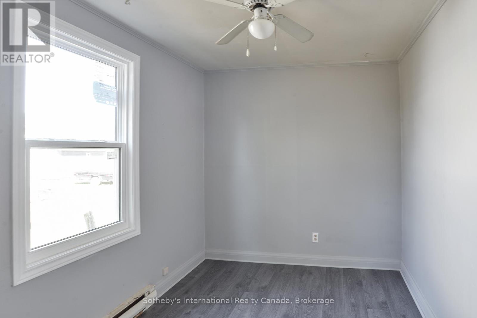 2nd bedroom.