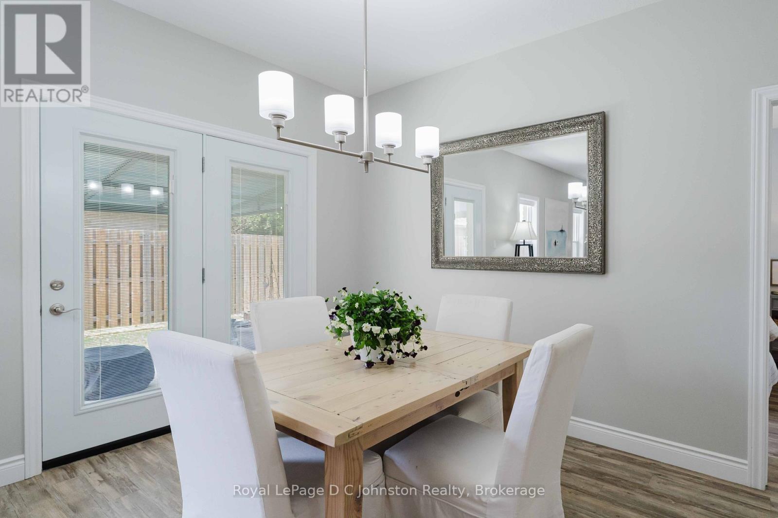 221 GRENVILLE STREET S - 16