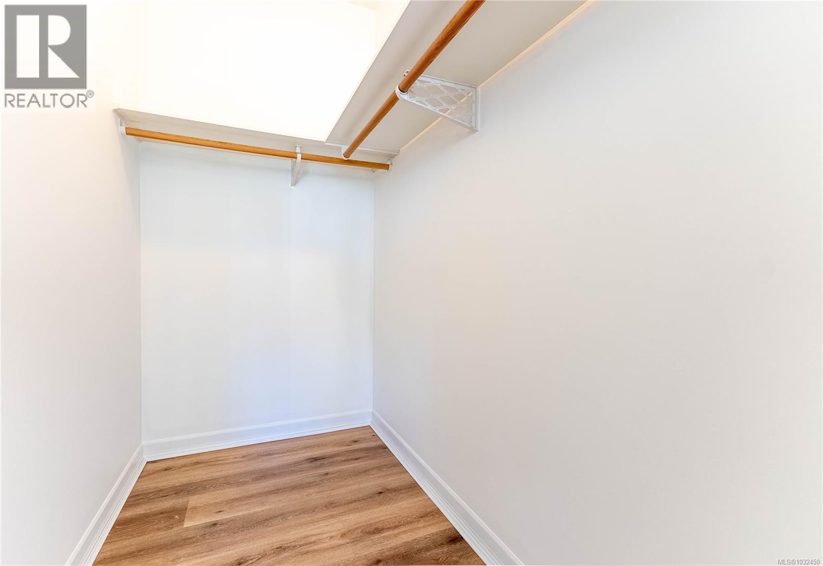 209 3915 Carey Road, Saanich