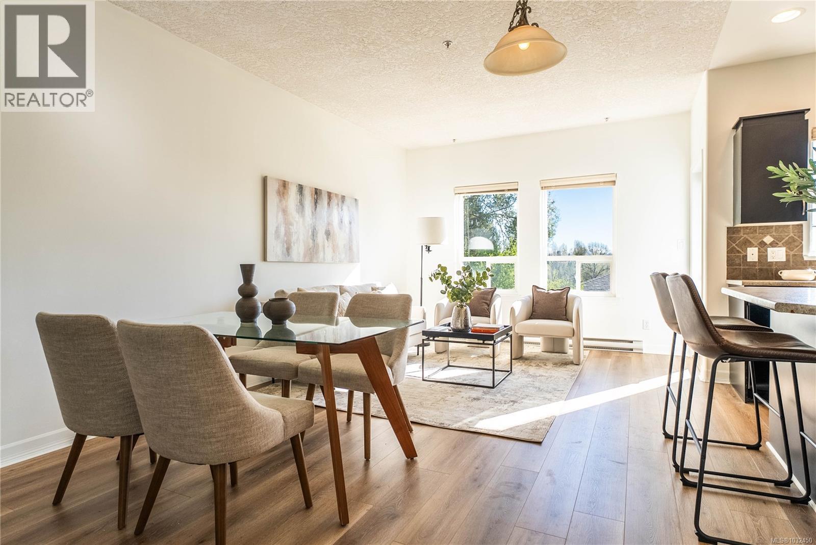 209 3915 Carey Road, Saanich