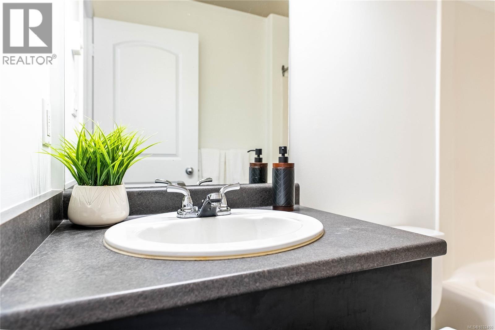 209 3915 Carey Road, Saanich