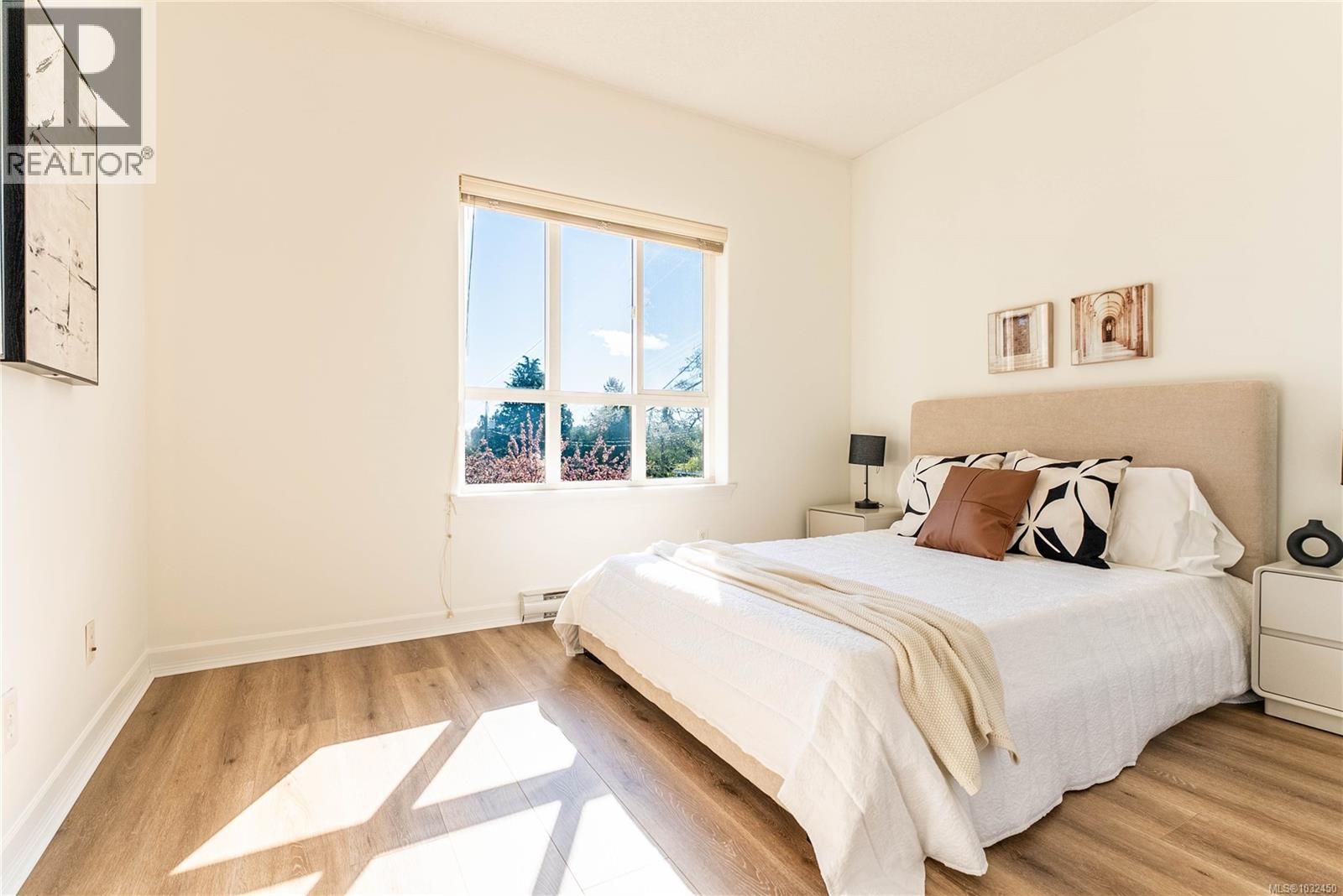 209 3915 Carey Road, Saanich