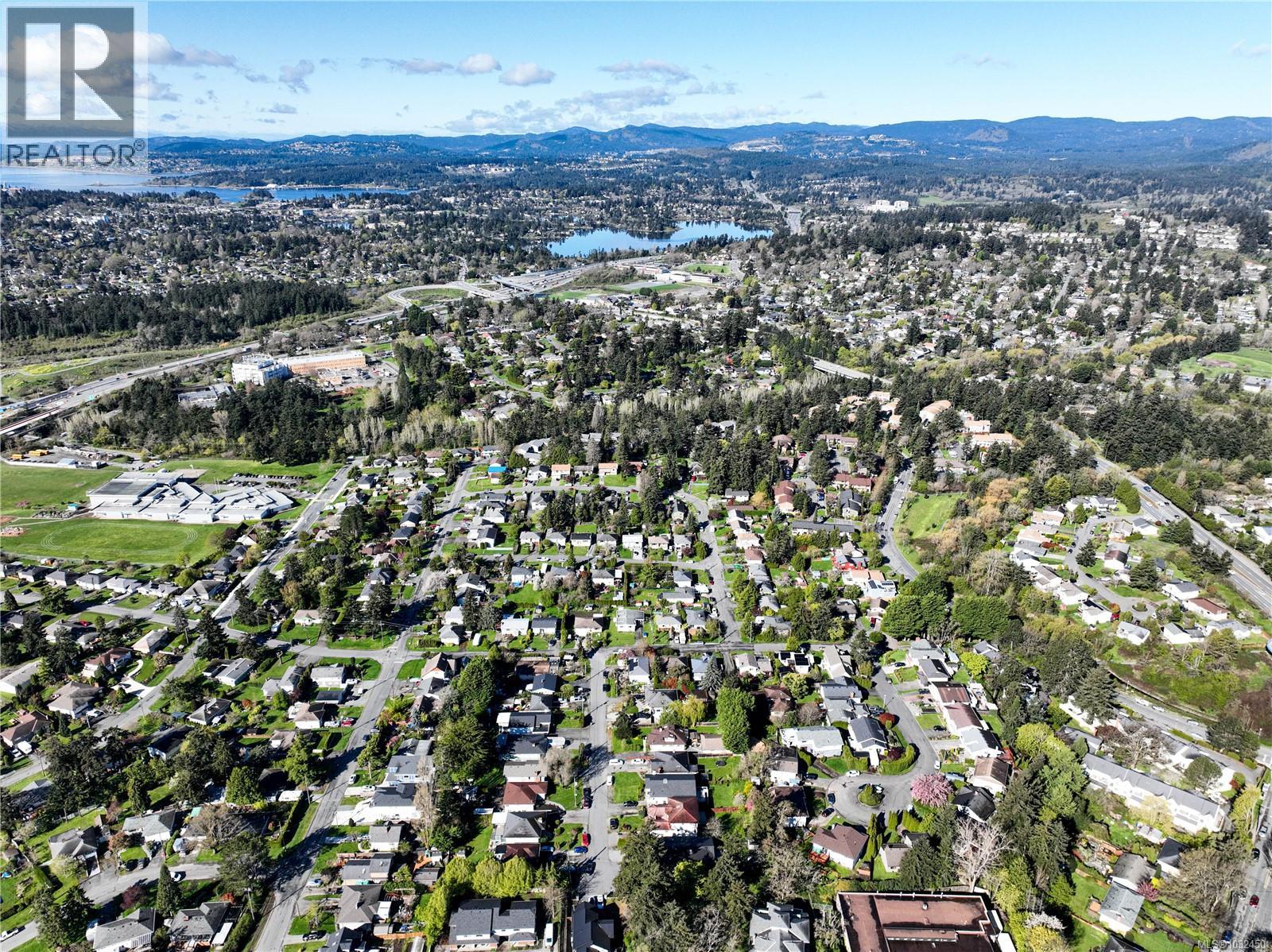 209 3915 Carey Road, Saanich