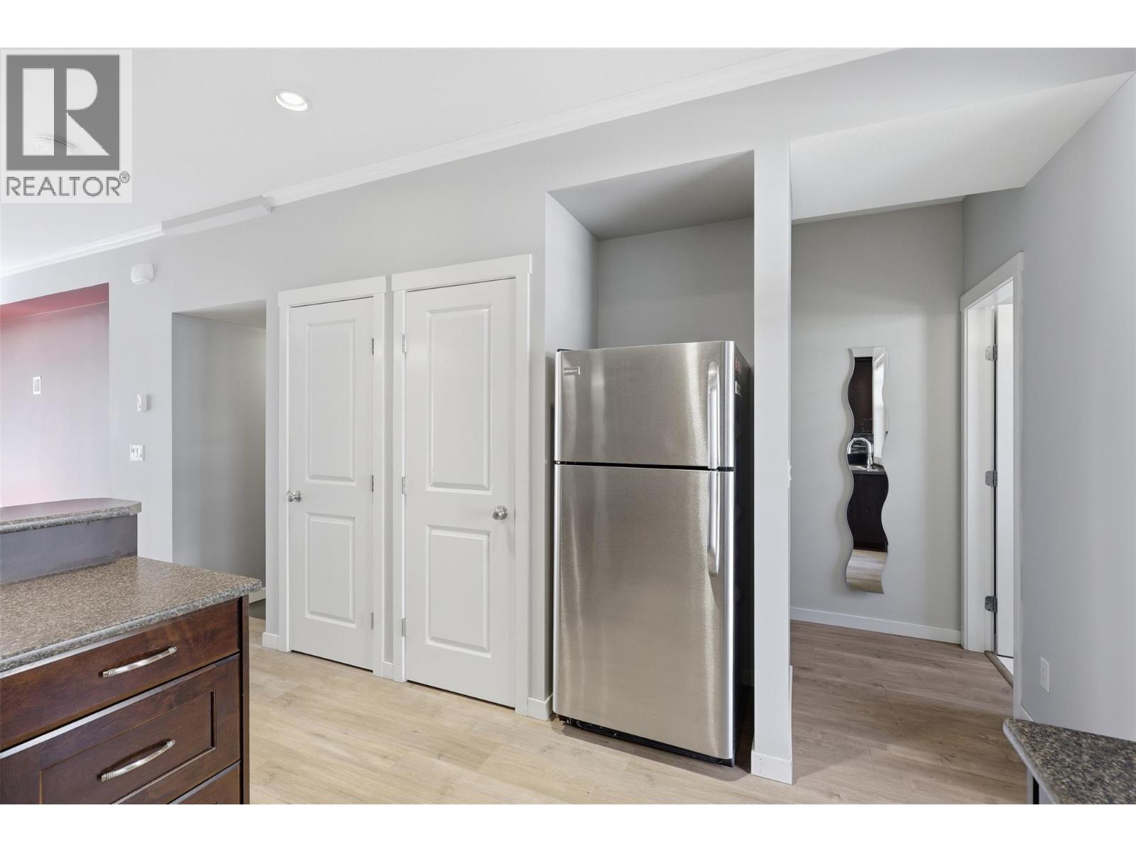 #44 2860 Valleyview Drive Drive - 11