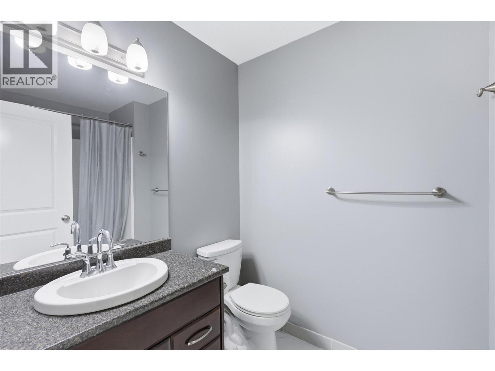 #44 2860 Valleyview Drive Drive - 25