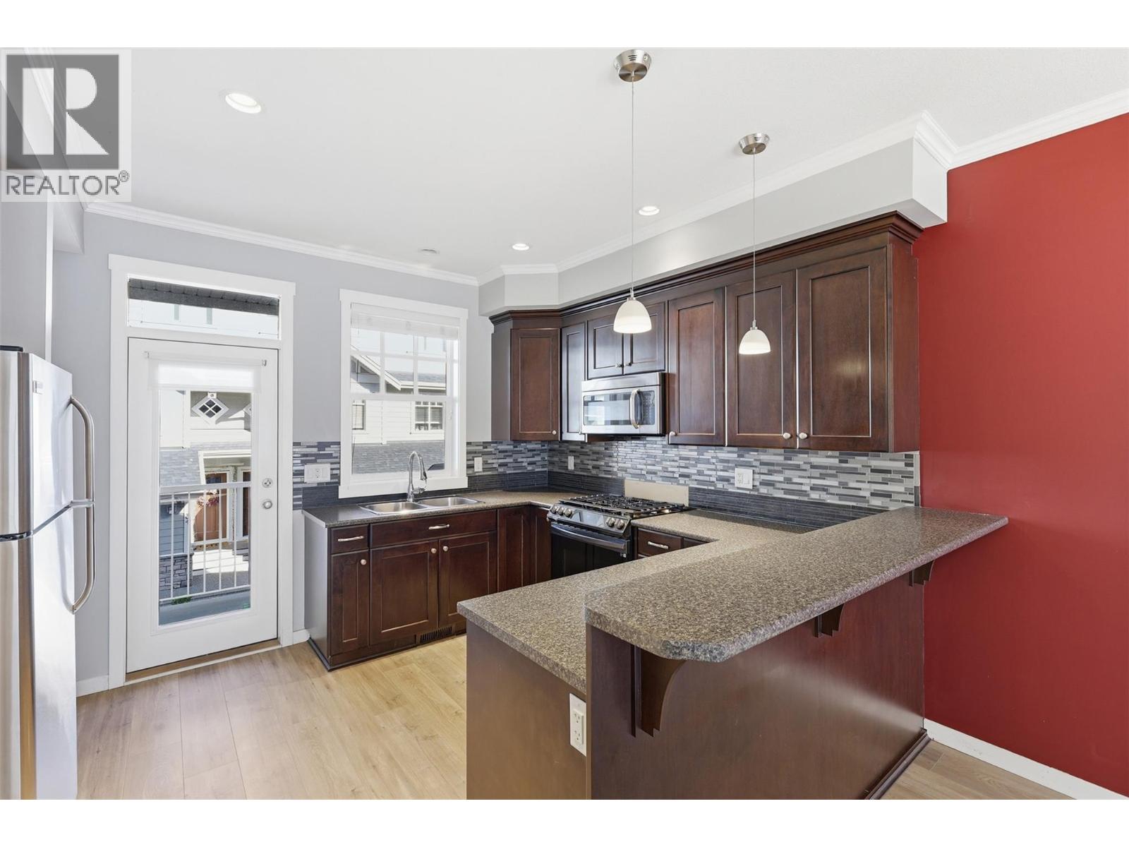 #44 2860 Valleyview Drive Drive - 10