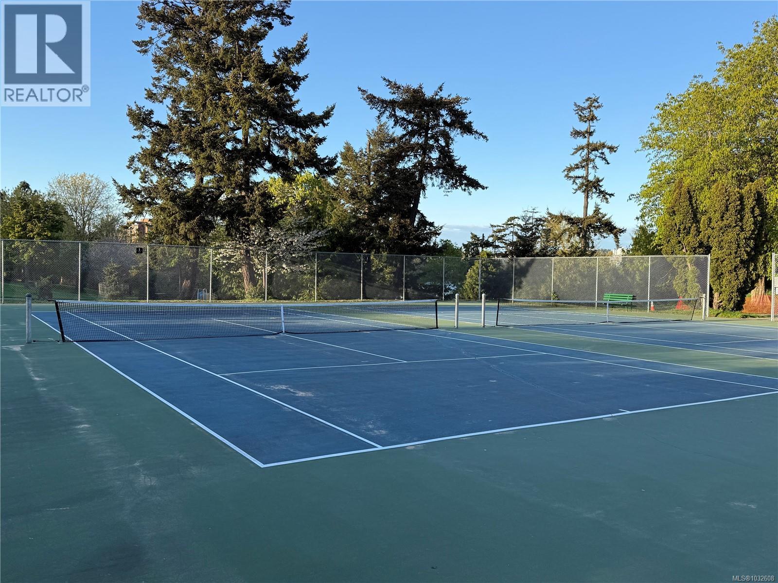 #5 1035 Russell St - 9