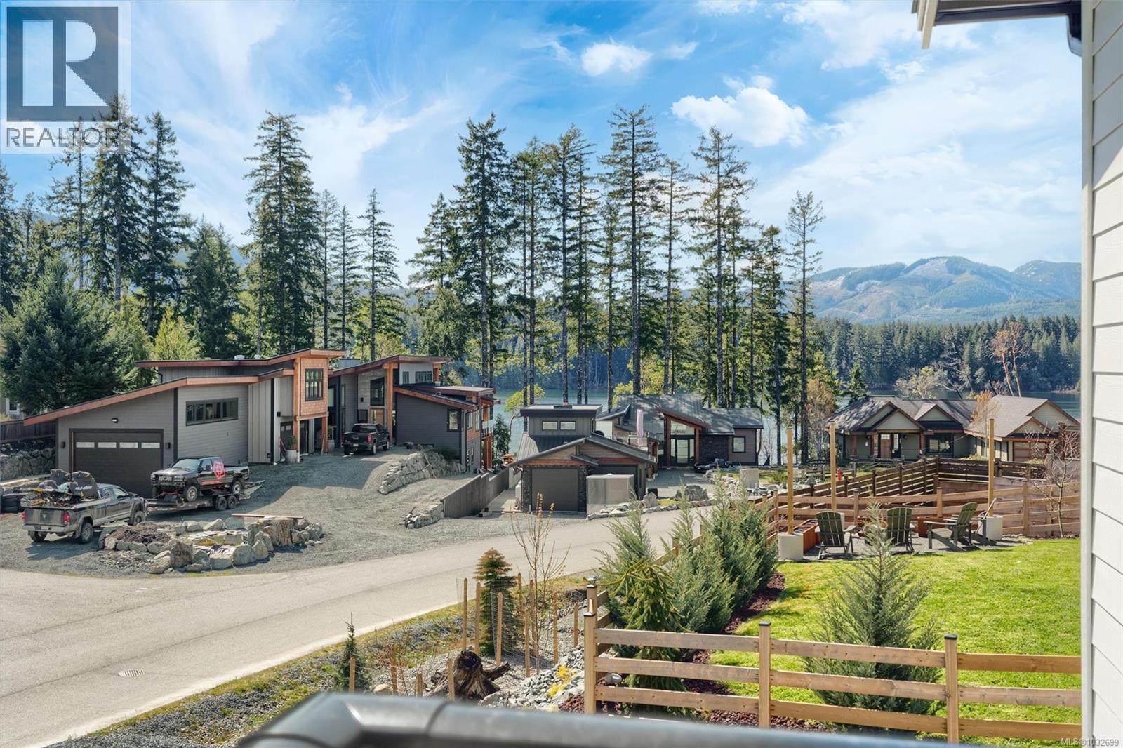  9382 Lakefront Rise, Lake Cowichan