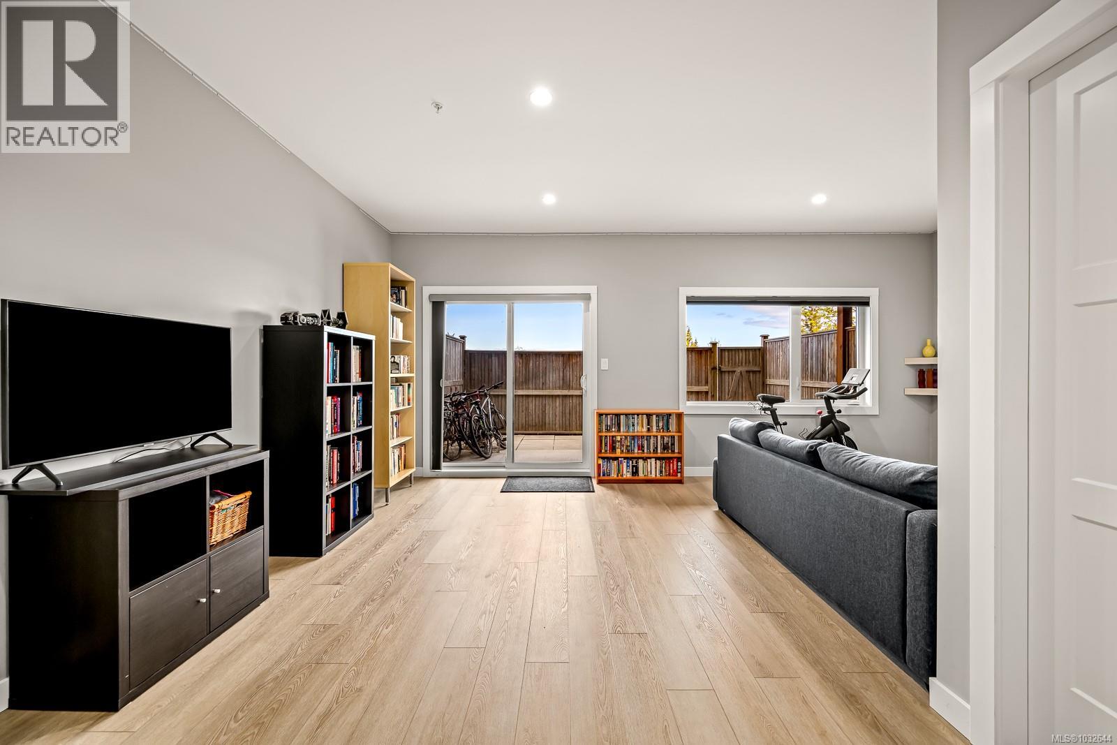 #23 623 Crown Isle Blvd - 34