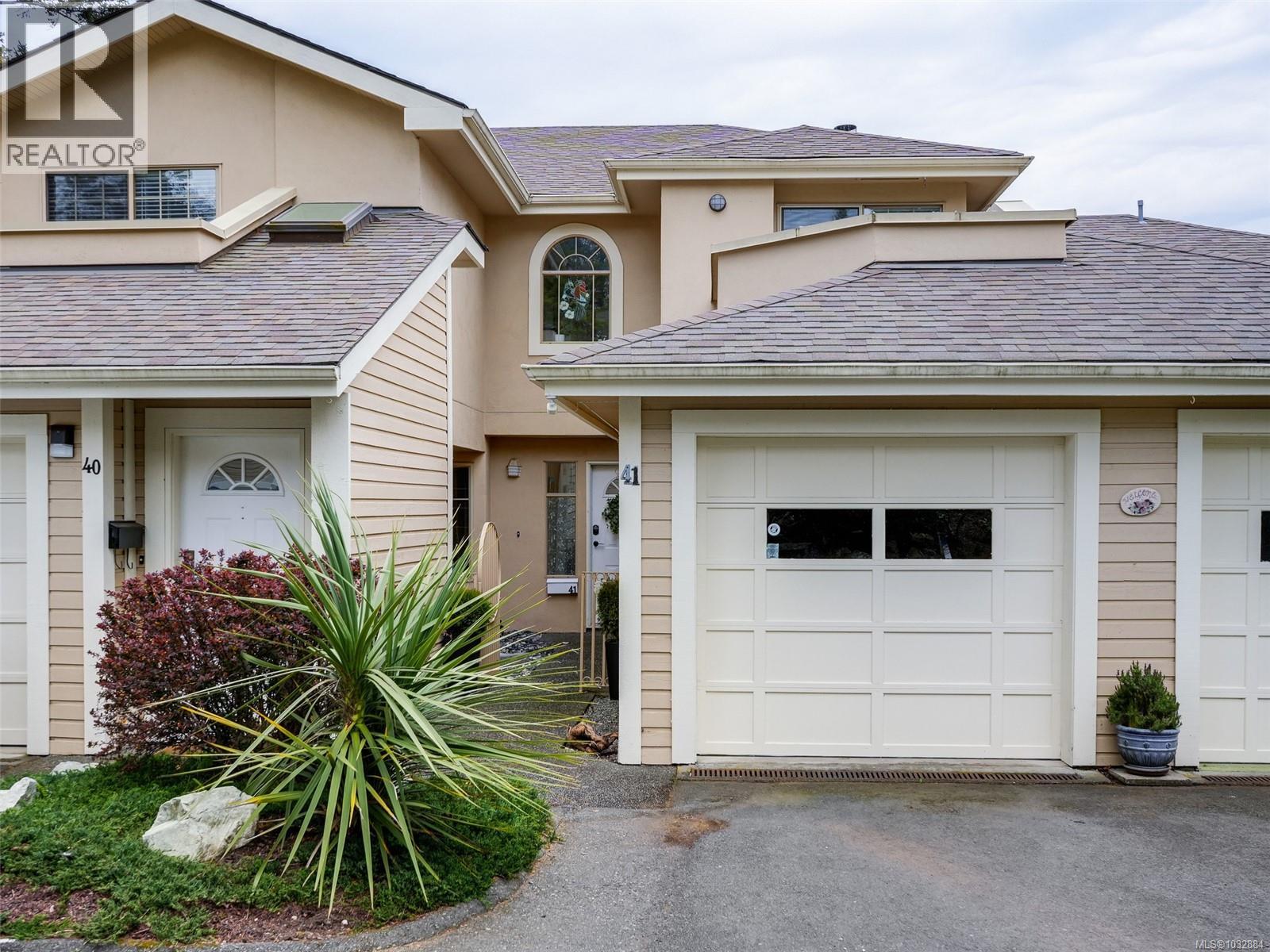41 909 Admirals Road, Esquimalt