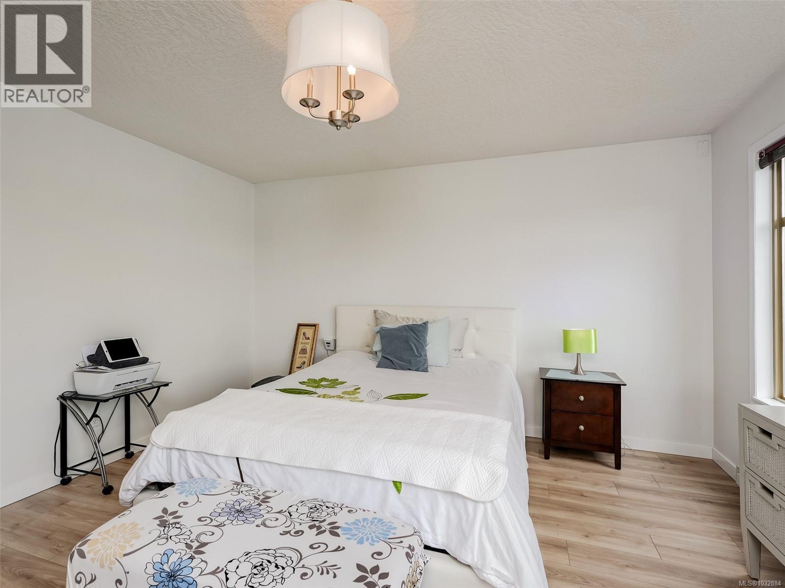 41 909 Admirals Road, Esquimalt