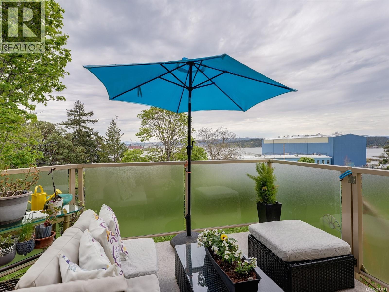 41 909 Admirals Road, Esquimalt