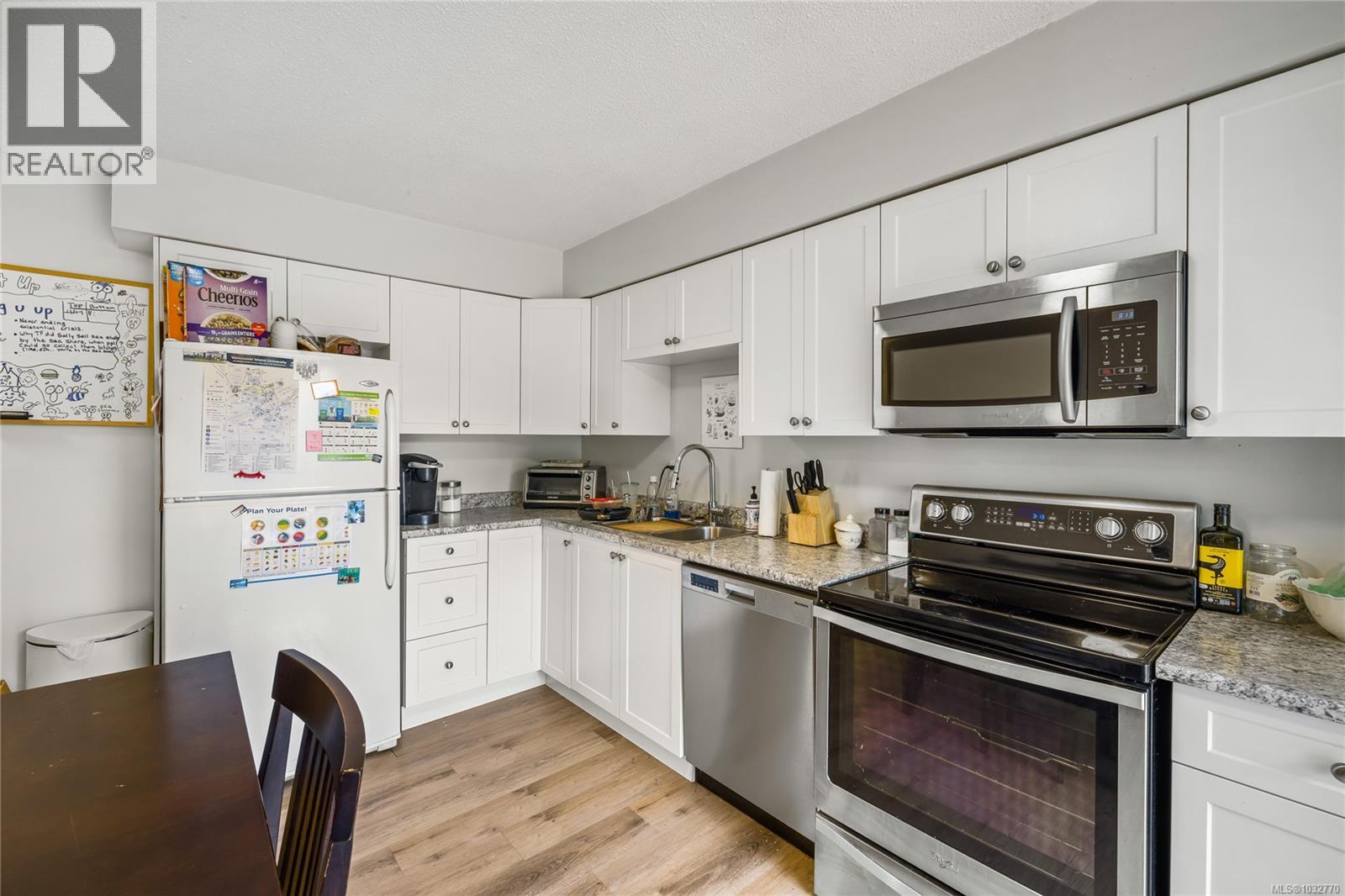 723 Nightingale Cres - 10